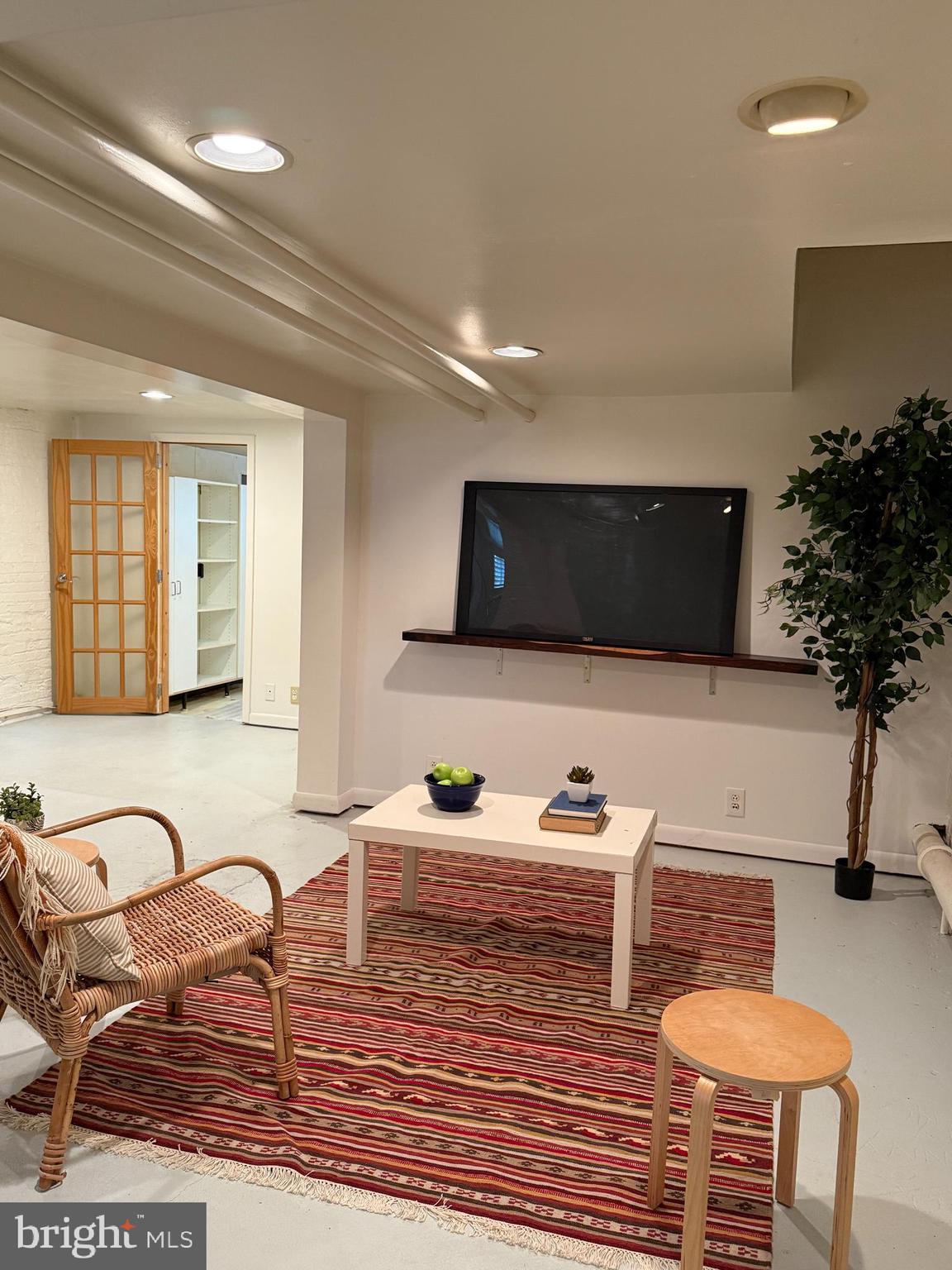 MEDFIELD - Residential