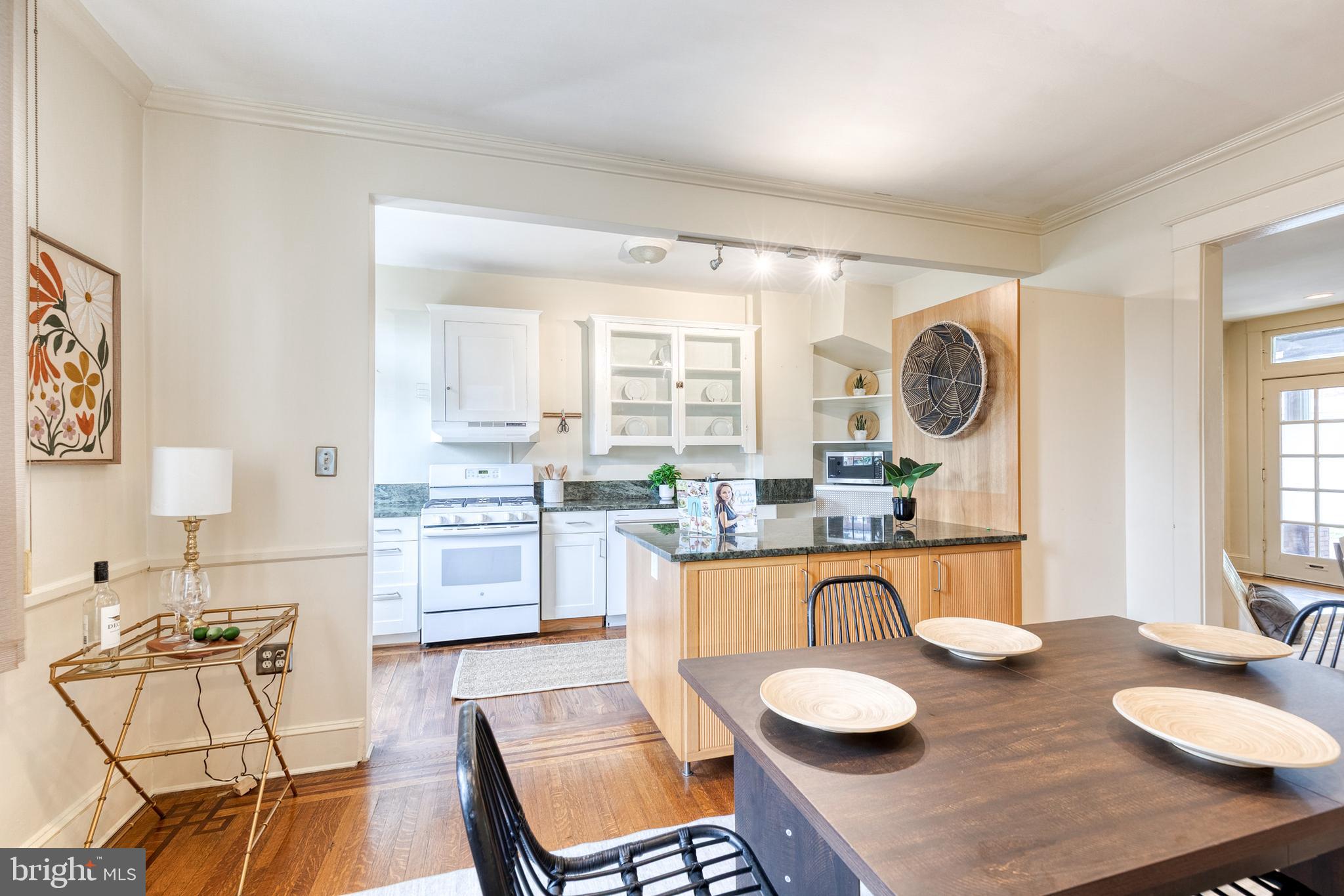 MEDFIELD - Residential