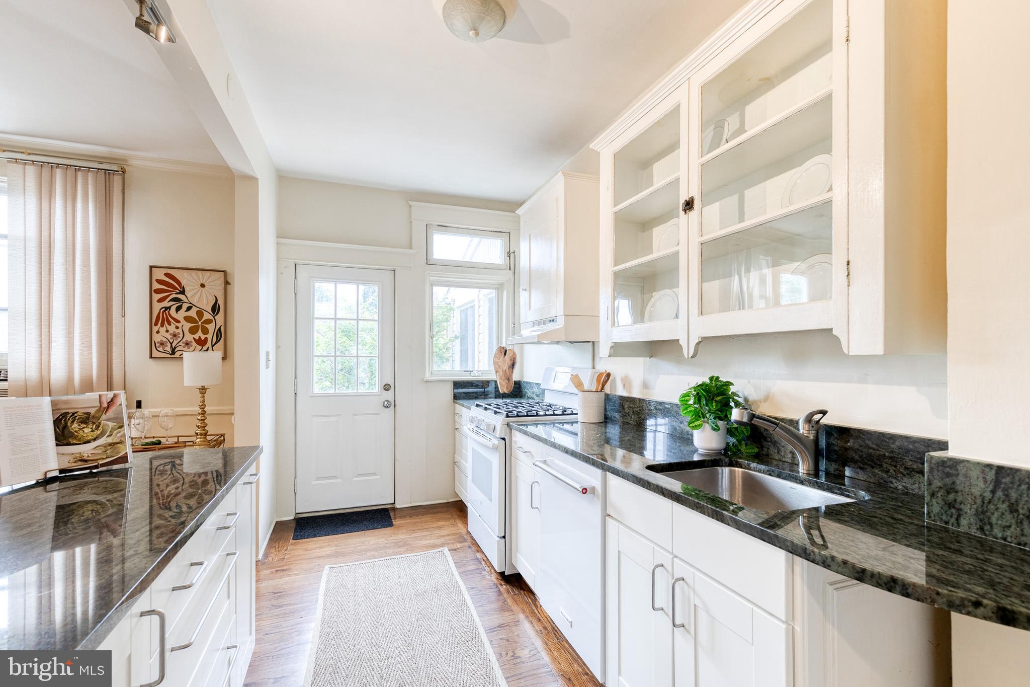 MEDFIELD - Residential