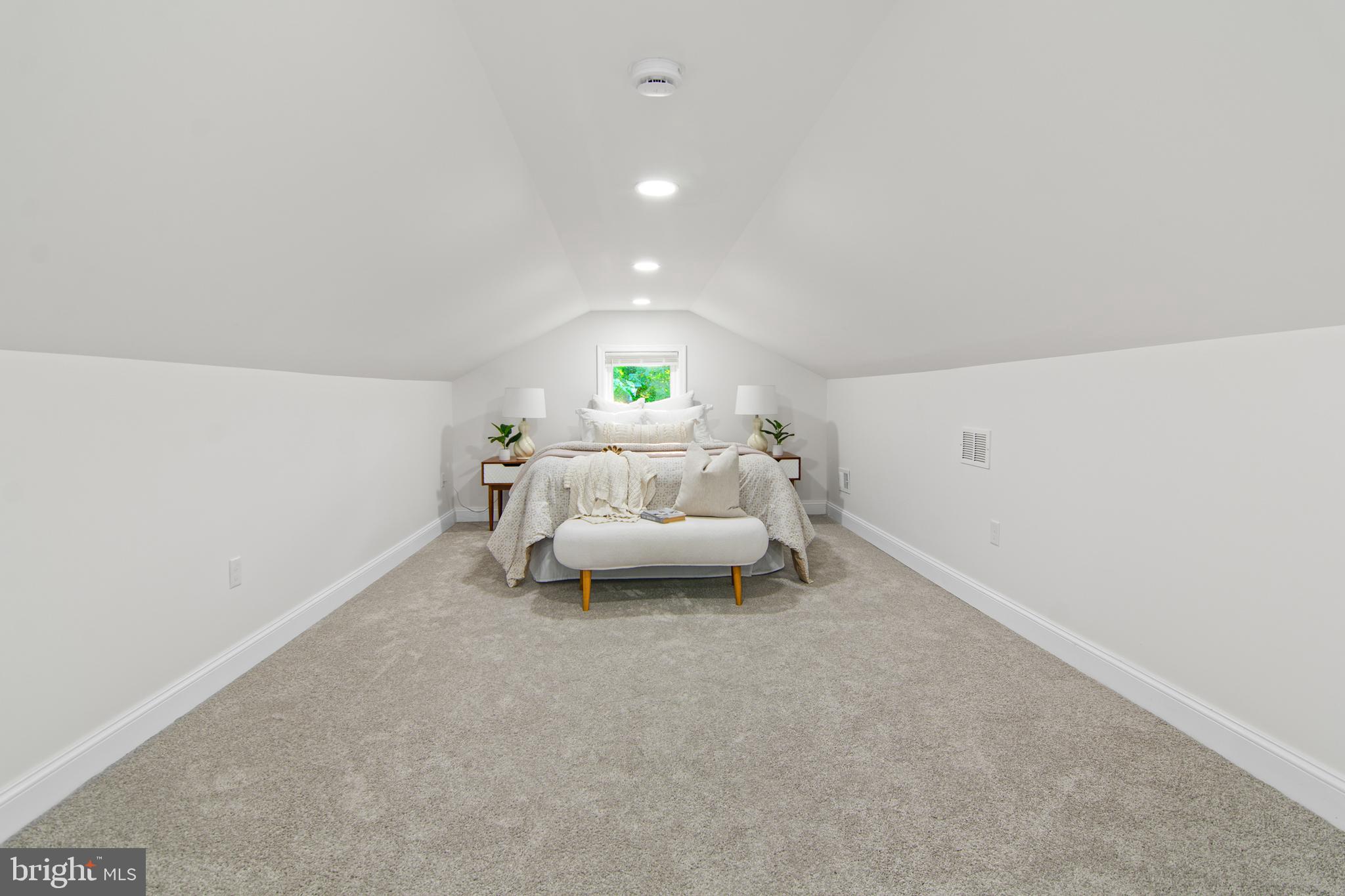 HILLENDALE PARK - Residential