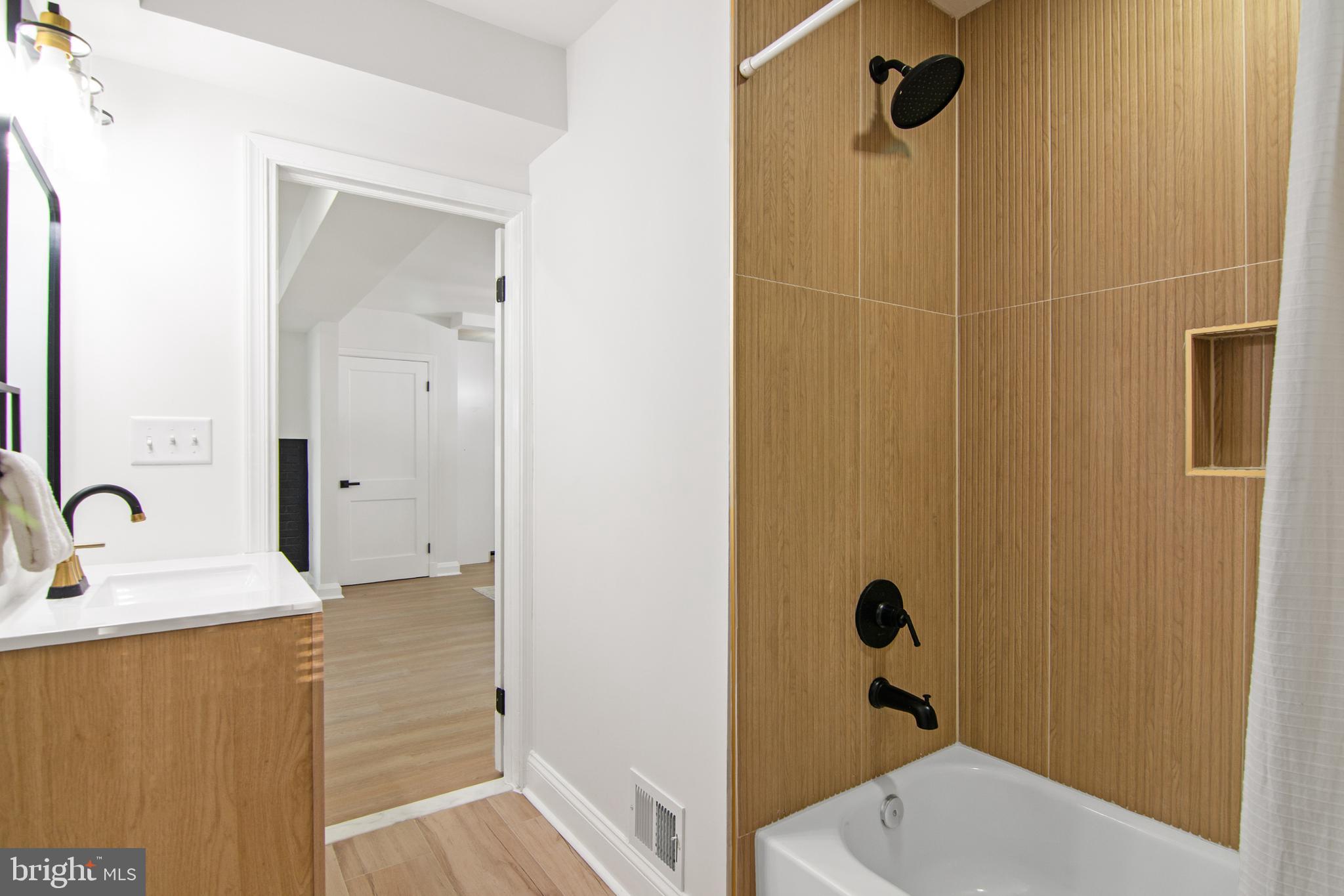 HILLENDALE PARK - Residential