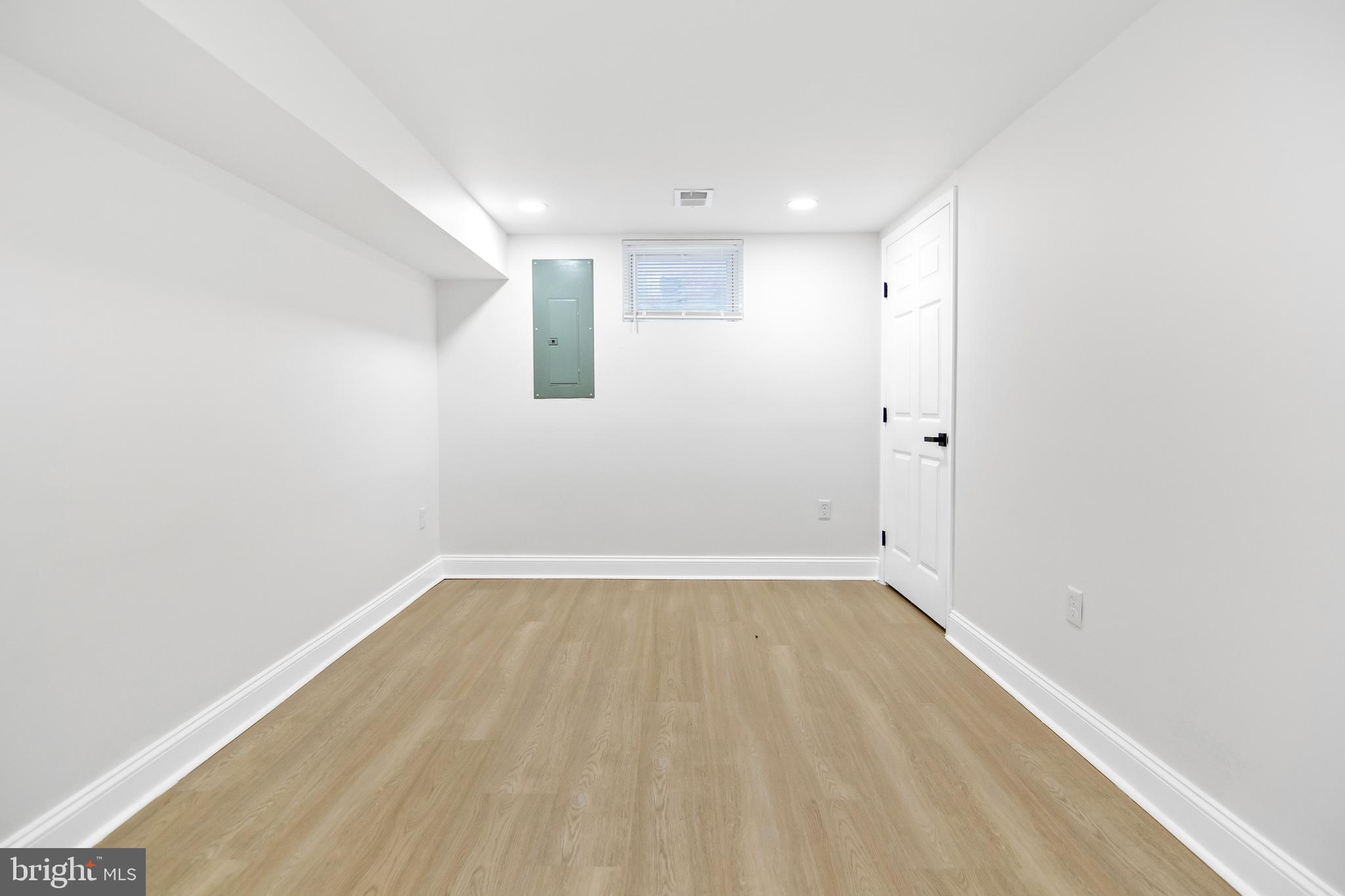 HILLENDALE PARK - Residential