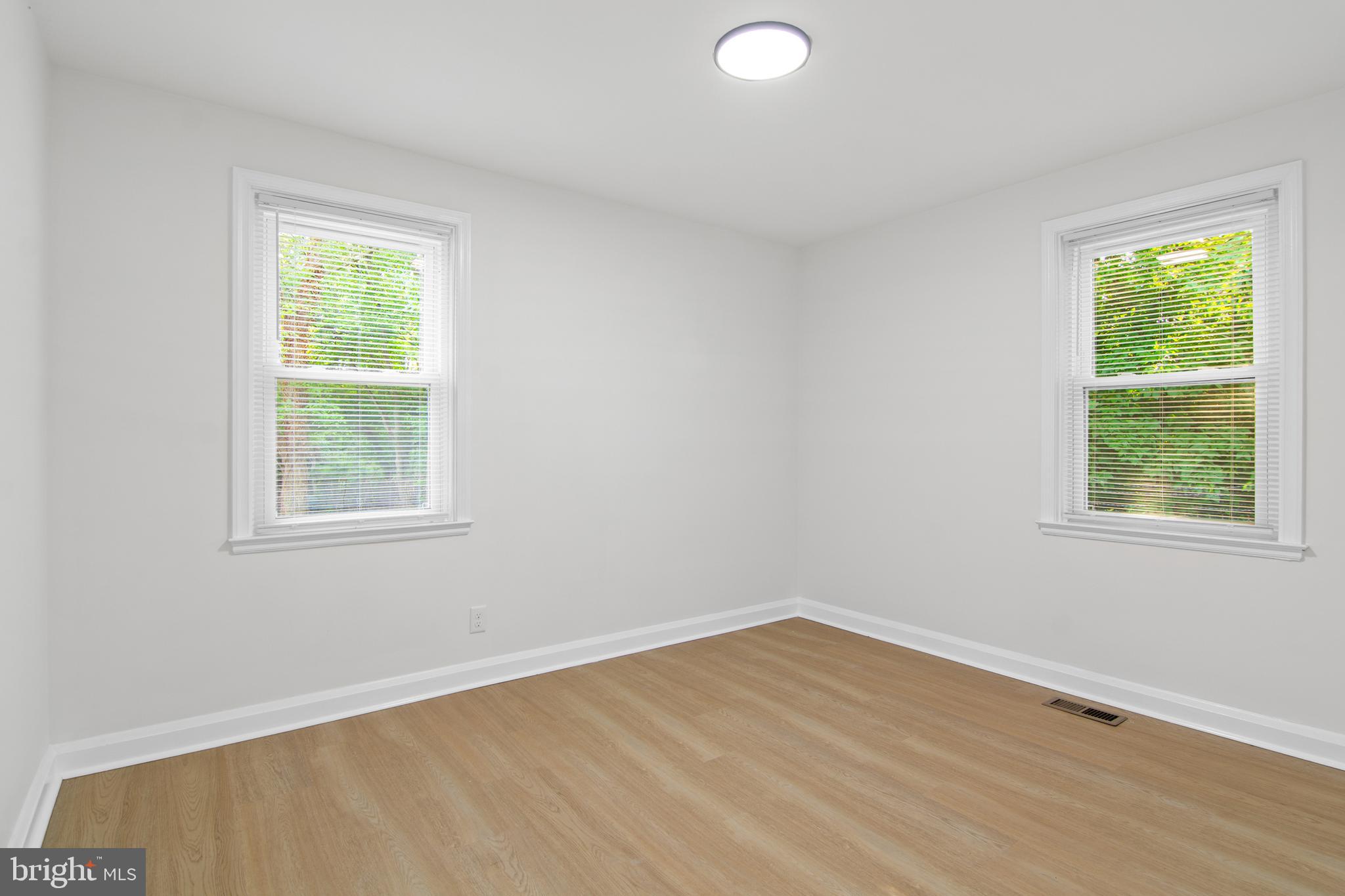HILLENDALE PARK - Residential