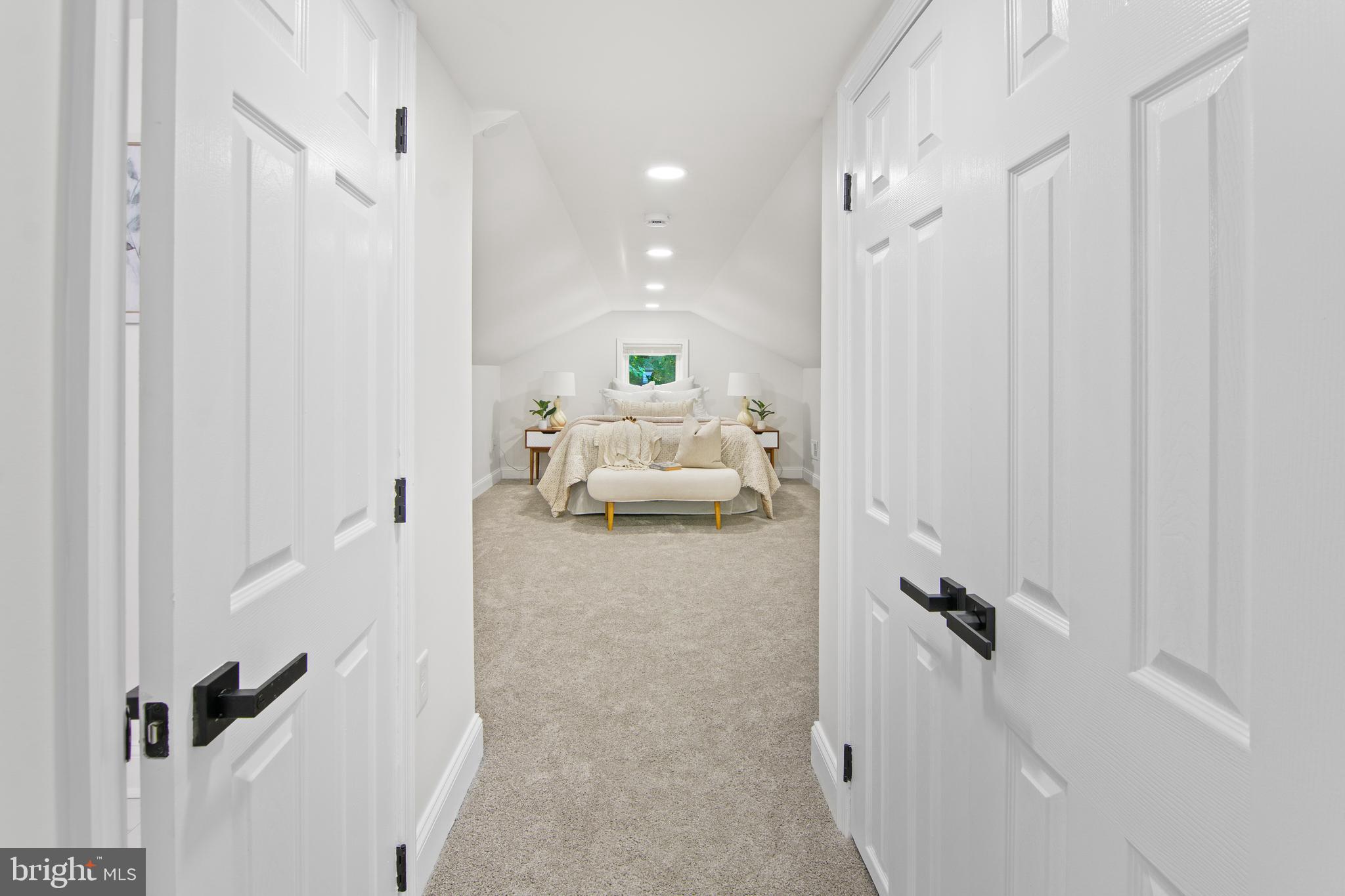 HILLENDALE PARK - Residential