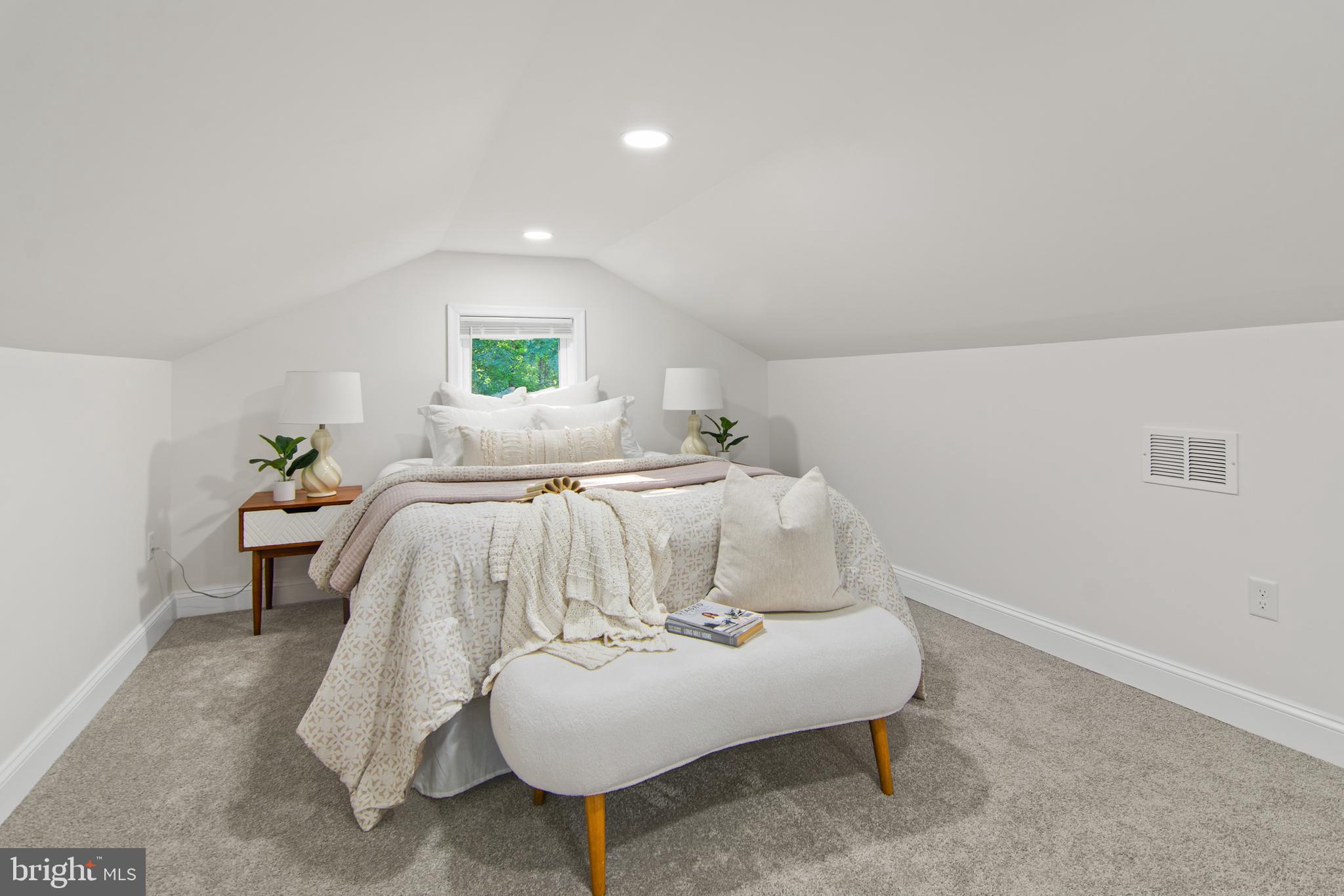 HILLENDALE PARK - Residential