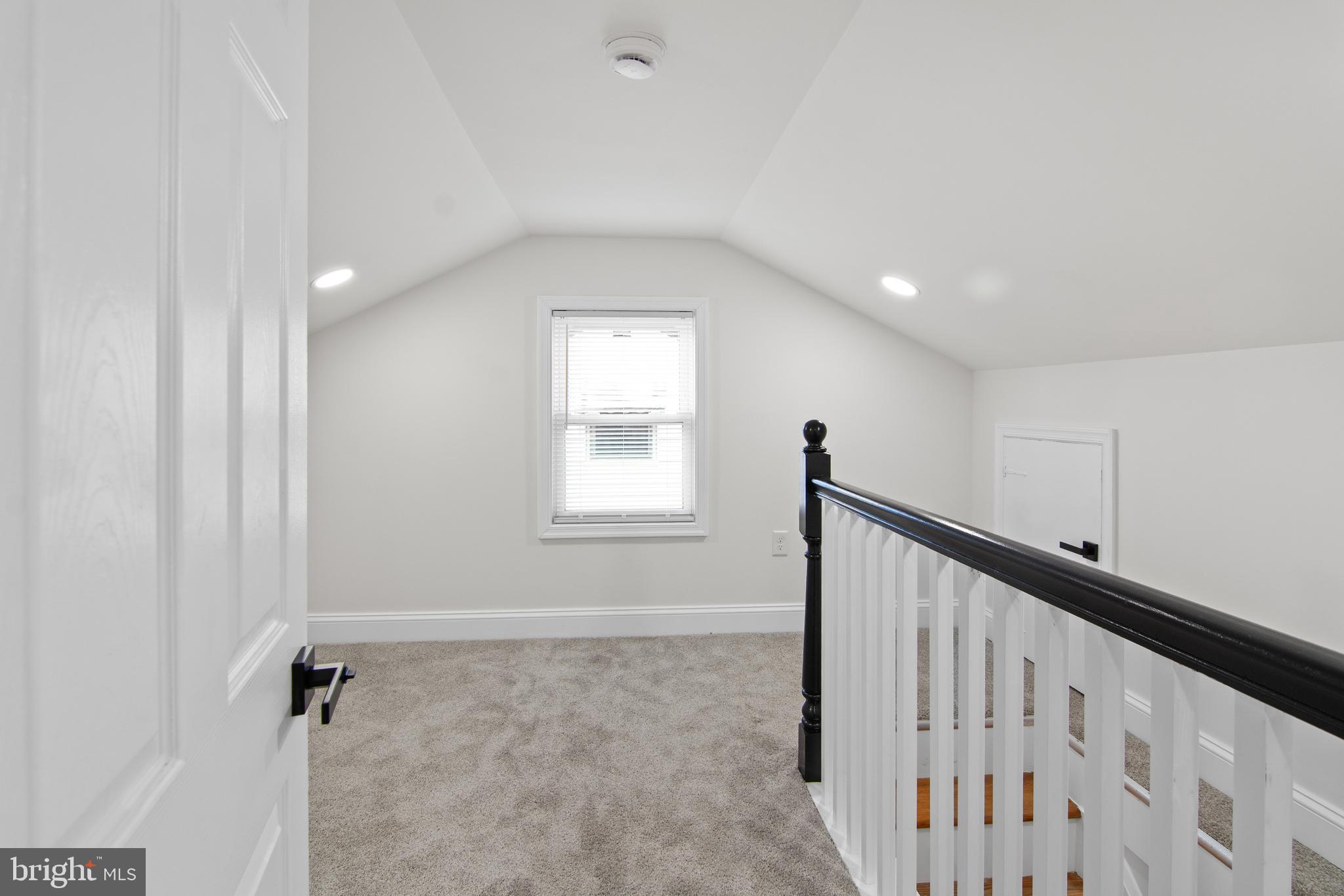 HILLENDALE PARK - Residential
