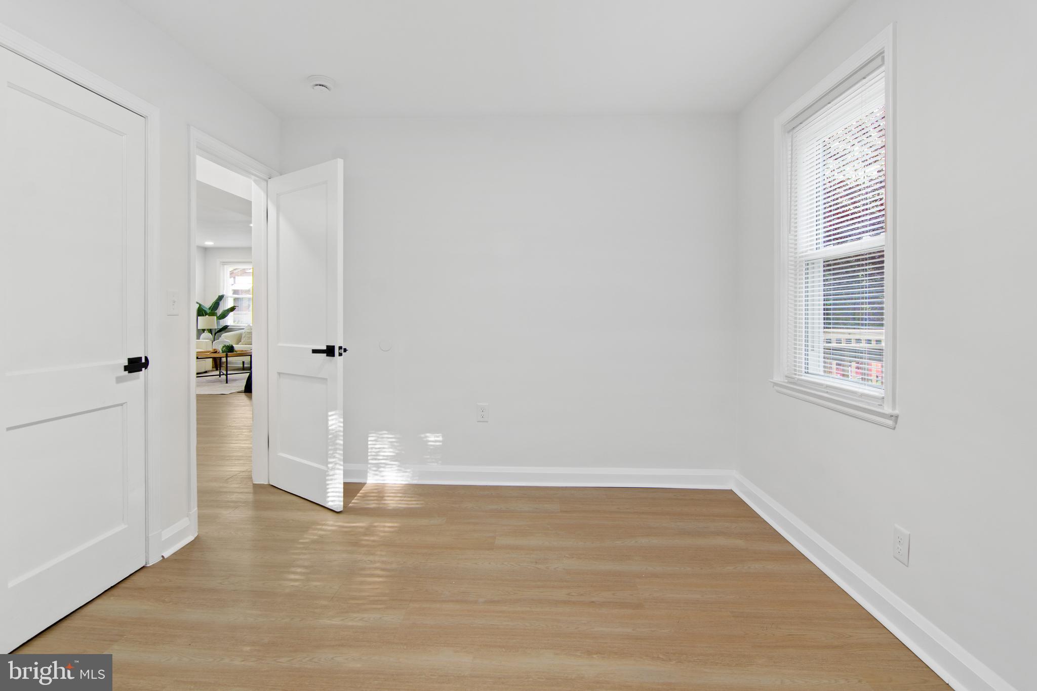 HILLENDALE PARK - Residential