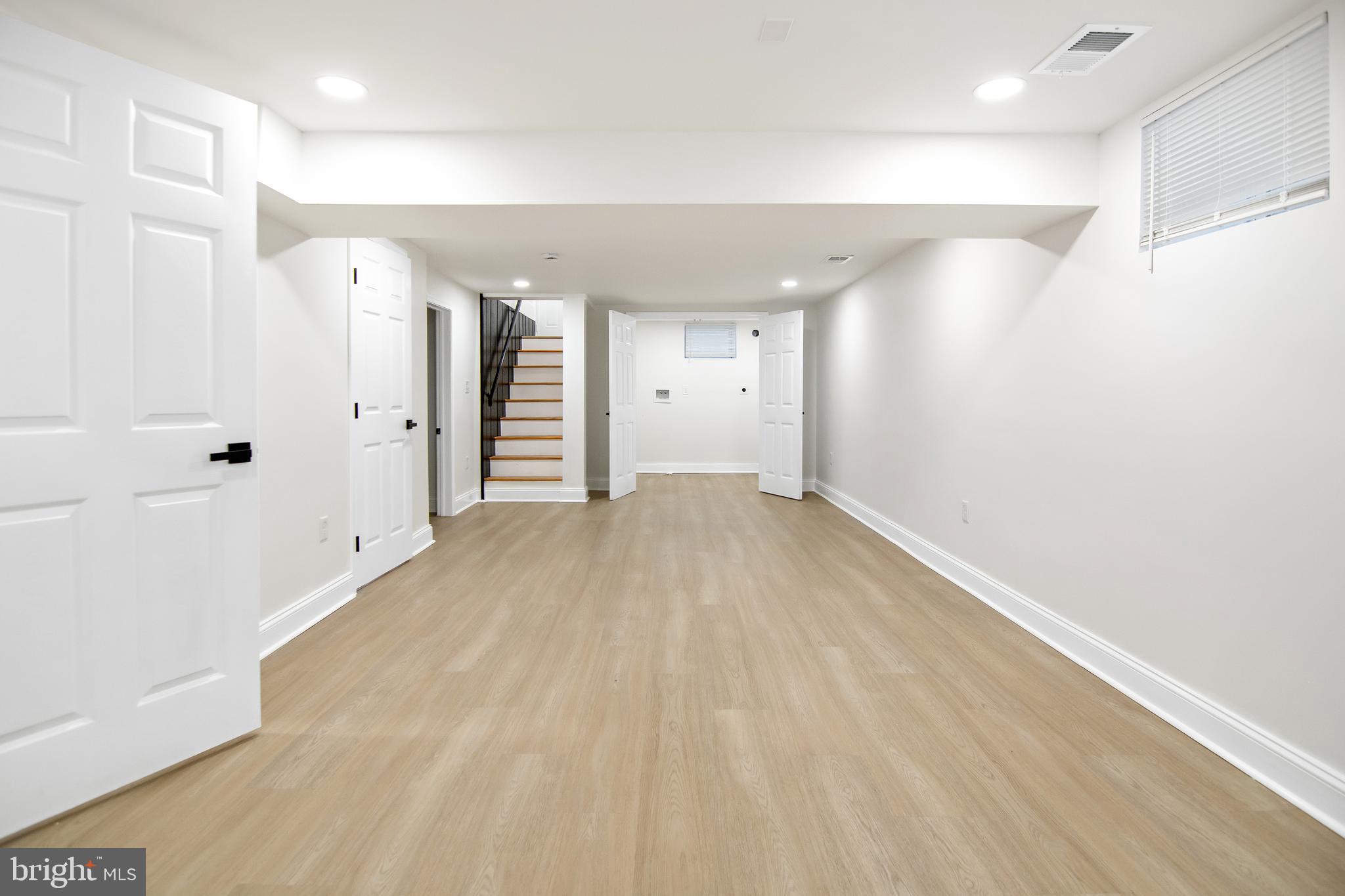 HILLENDALE PARK - Residential
