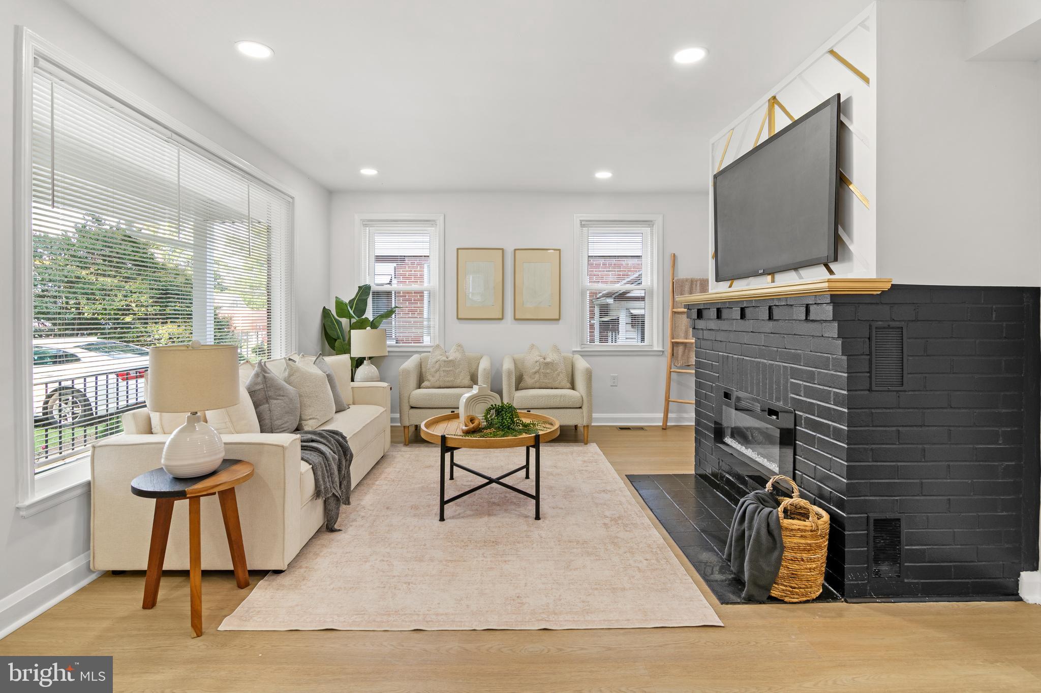 HILLENDALE PARK - Residential
