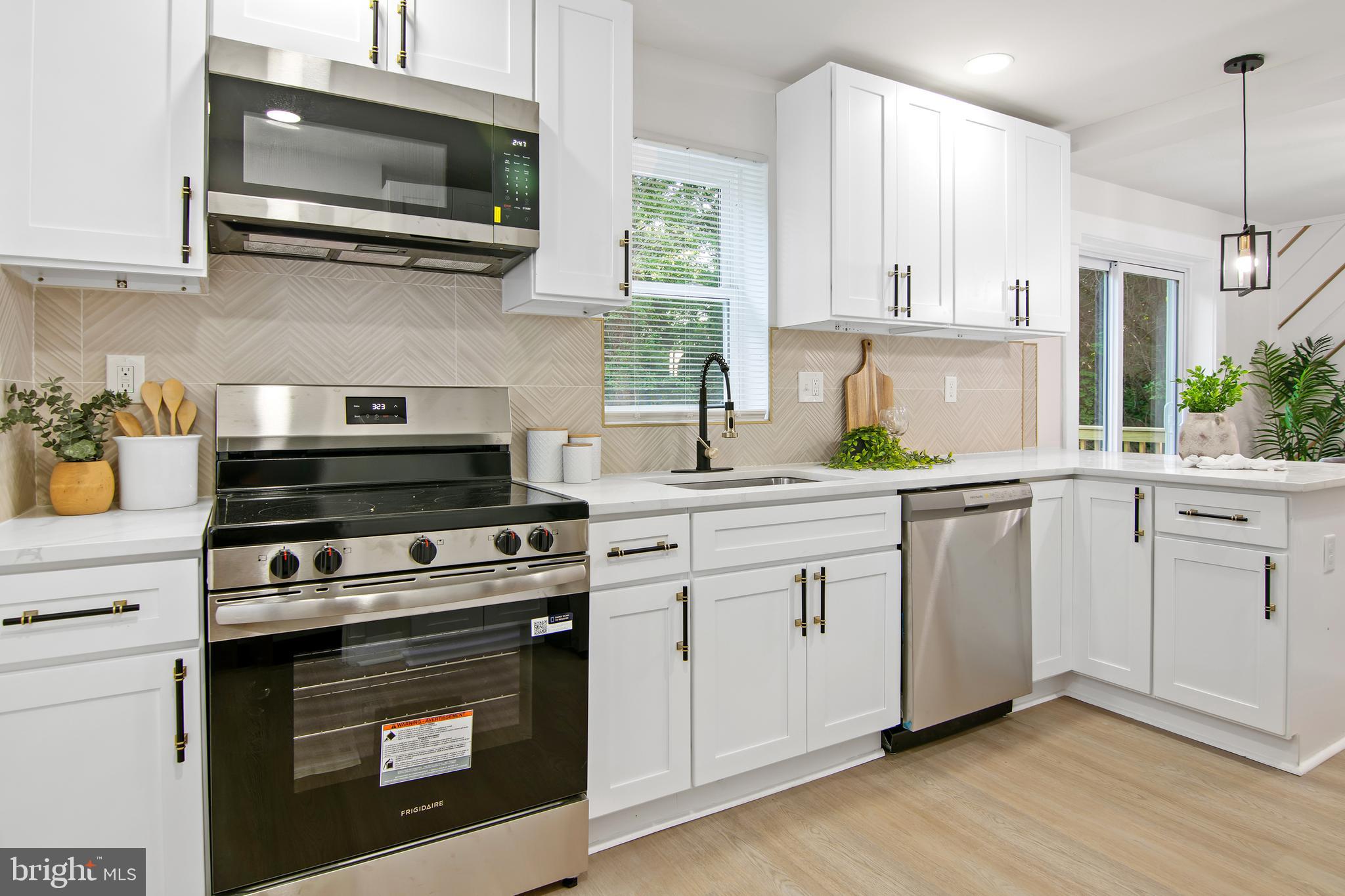 HILLENDALE PARK - Residential