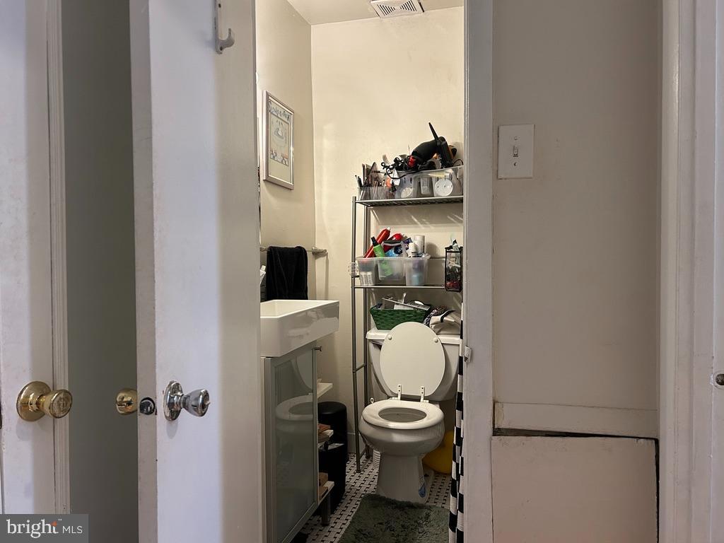 WASHINGTON SQ - Residential Lease