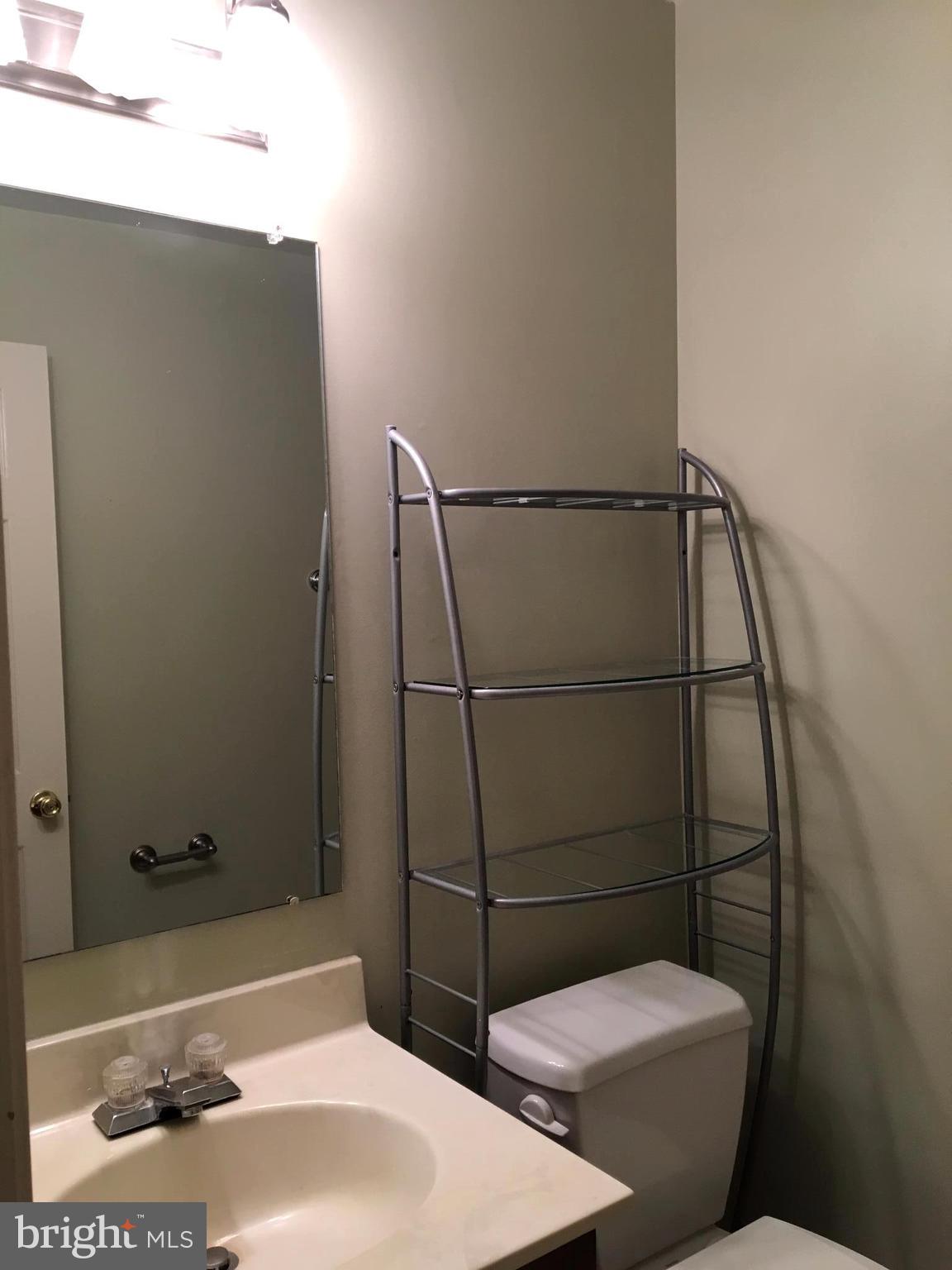 IDYLWOOD STATION - Residential Lease
