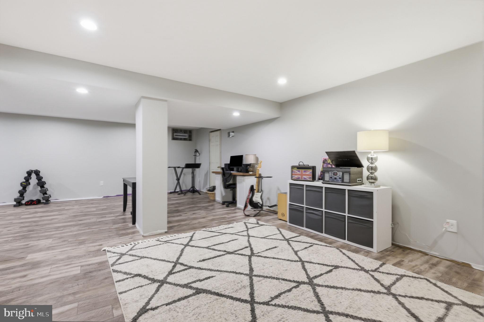 YARDLEY RUN - Residential