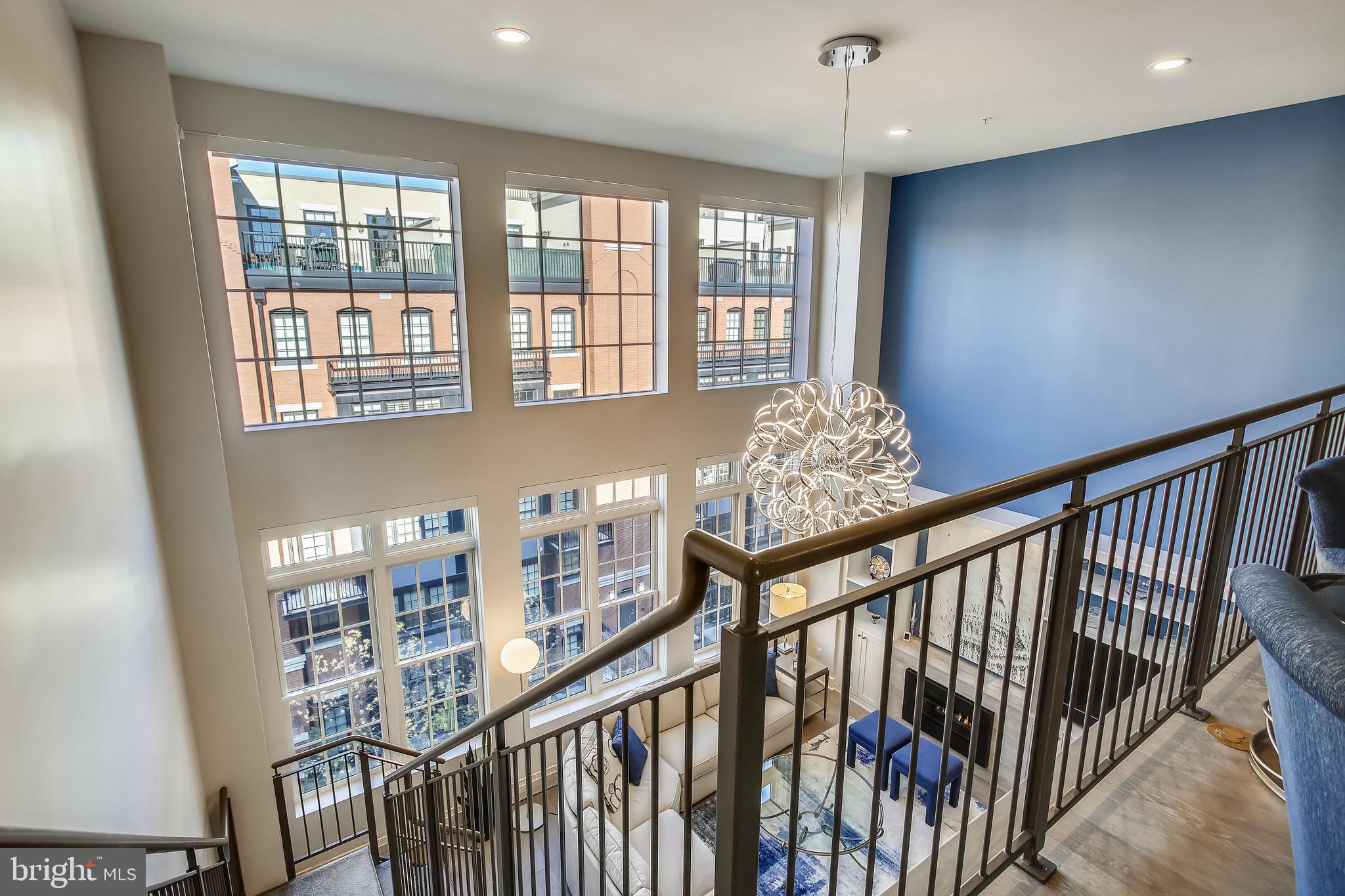 THE SELECT AT GASLIGHT SQUARE - Residential