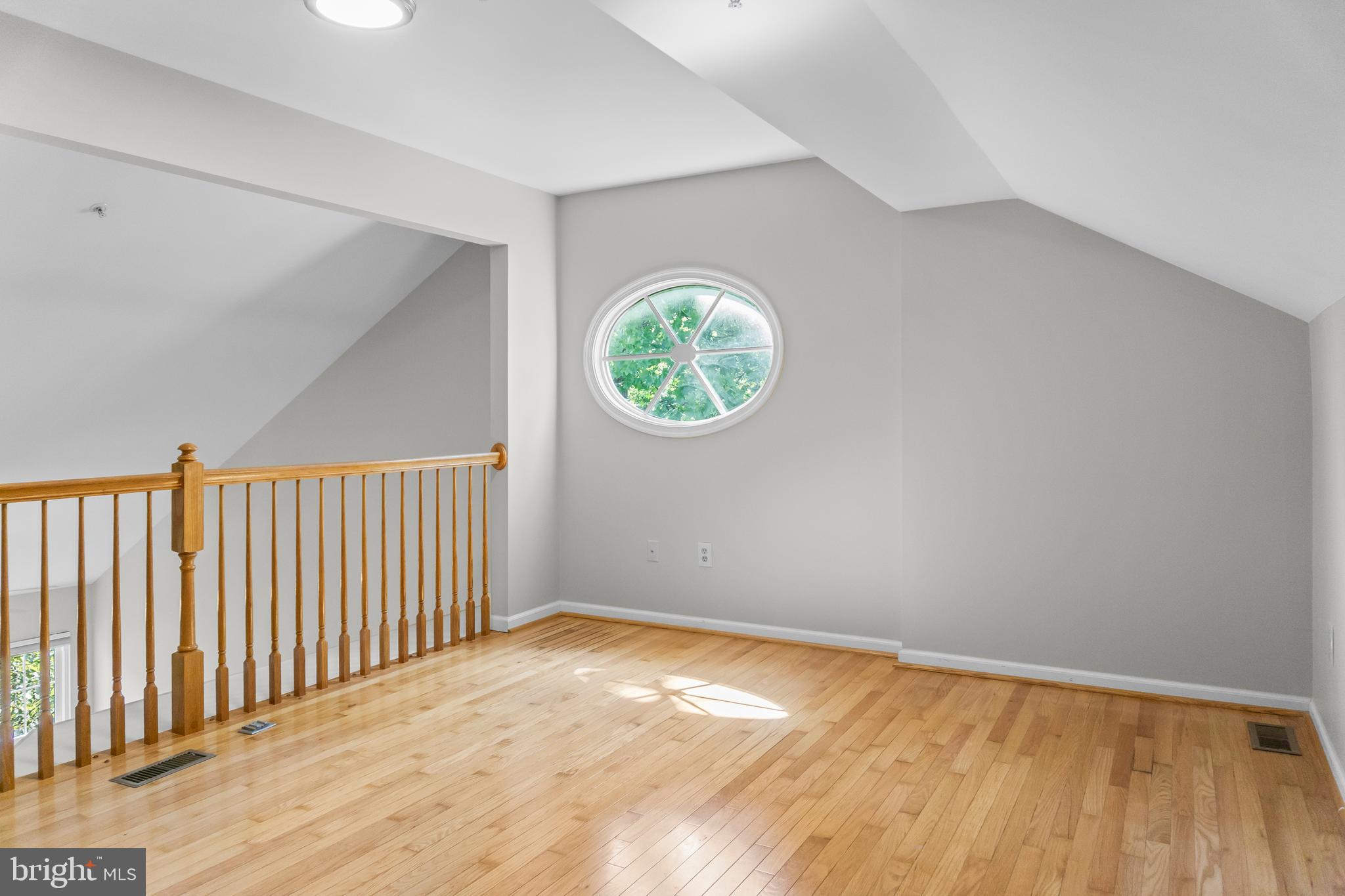 JAMES CREEK - Residential