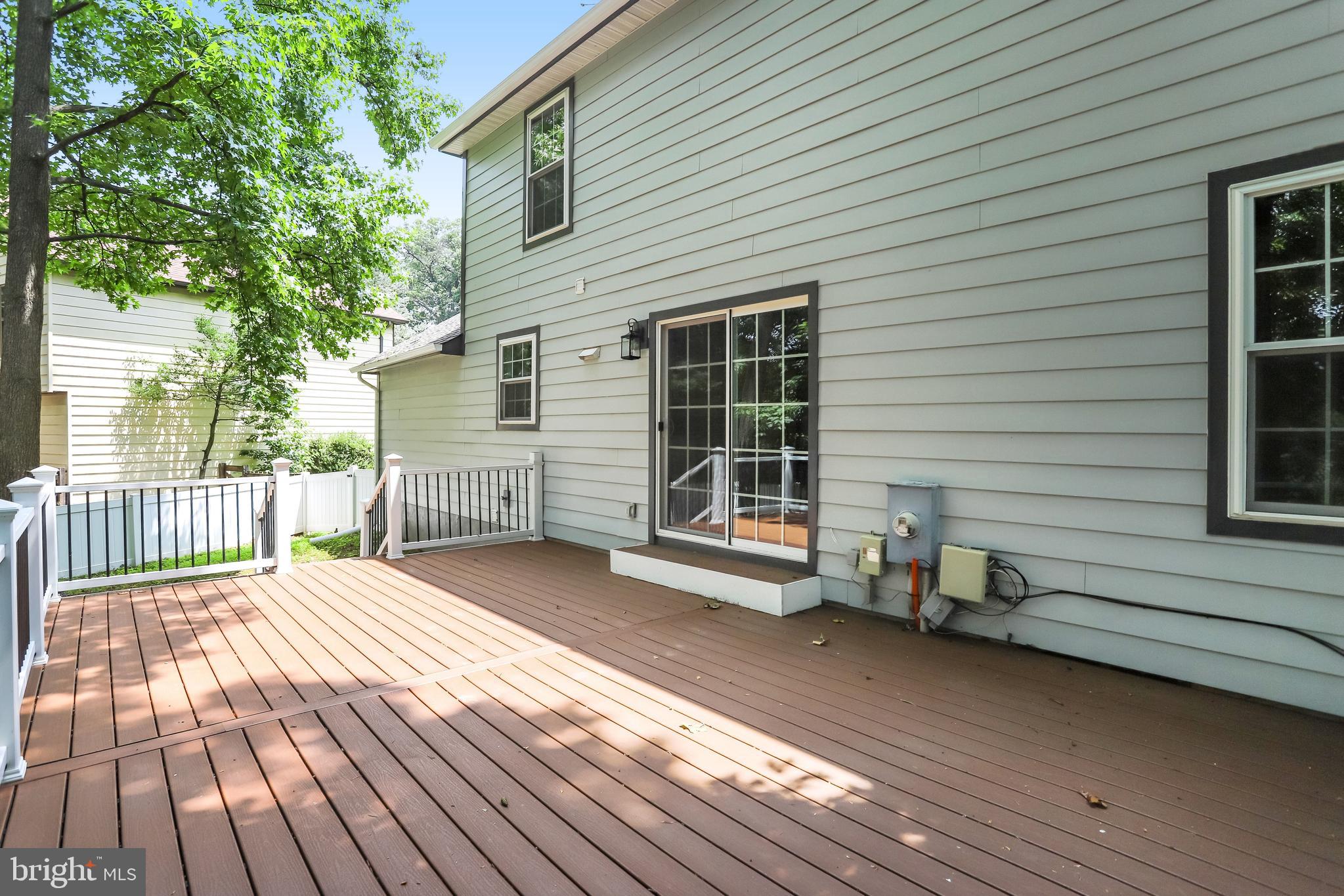 TREESIDE - Residential