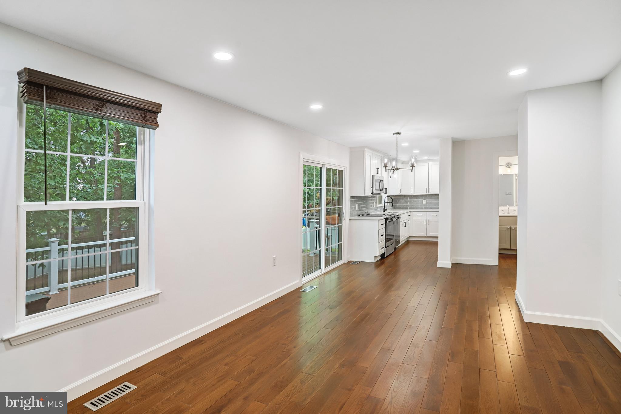 TREESIDE - Residential