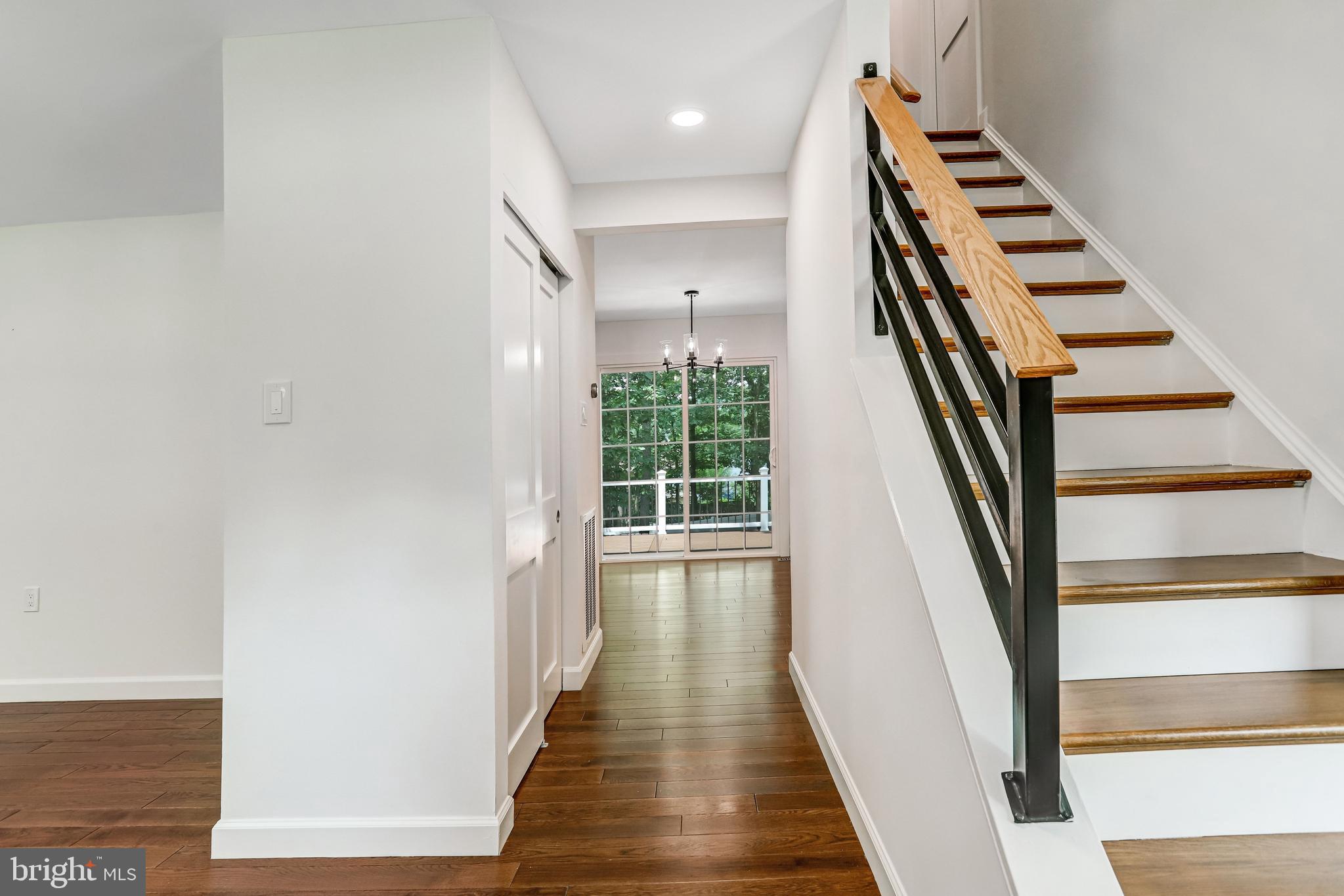TREESIDE - Residential