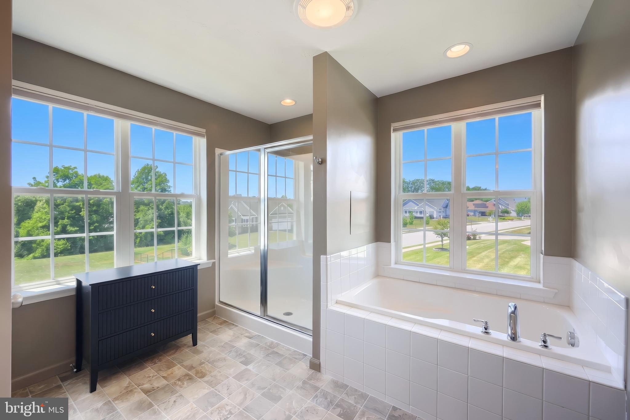 WHISPER RUN - Residential