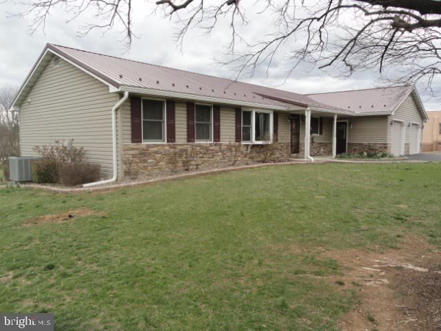 QUALITY built ranch home situated on a large lot- 3 bedroom, 2 bath, kitchen, living room, family room, dining area- open concept living. Garden tub in primary bedroom, his and her oversized walk in closets in primary bedroom. Newer metal roof. Attached 2 car garage, overized. MUST SEE!

TO BE OFFERED AT PUBLIC AUCTION: SAT, MAY 10th at 12 noon