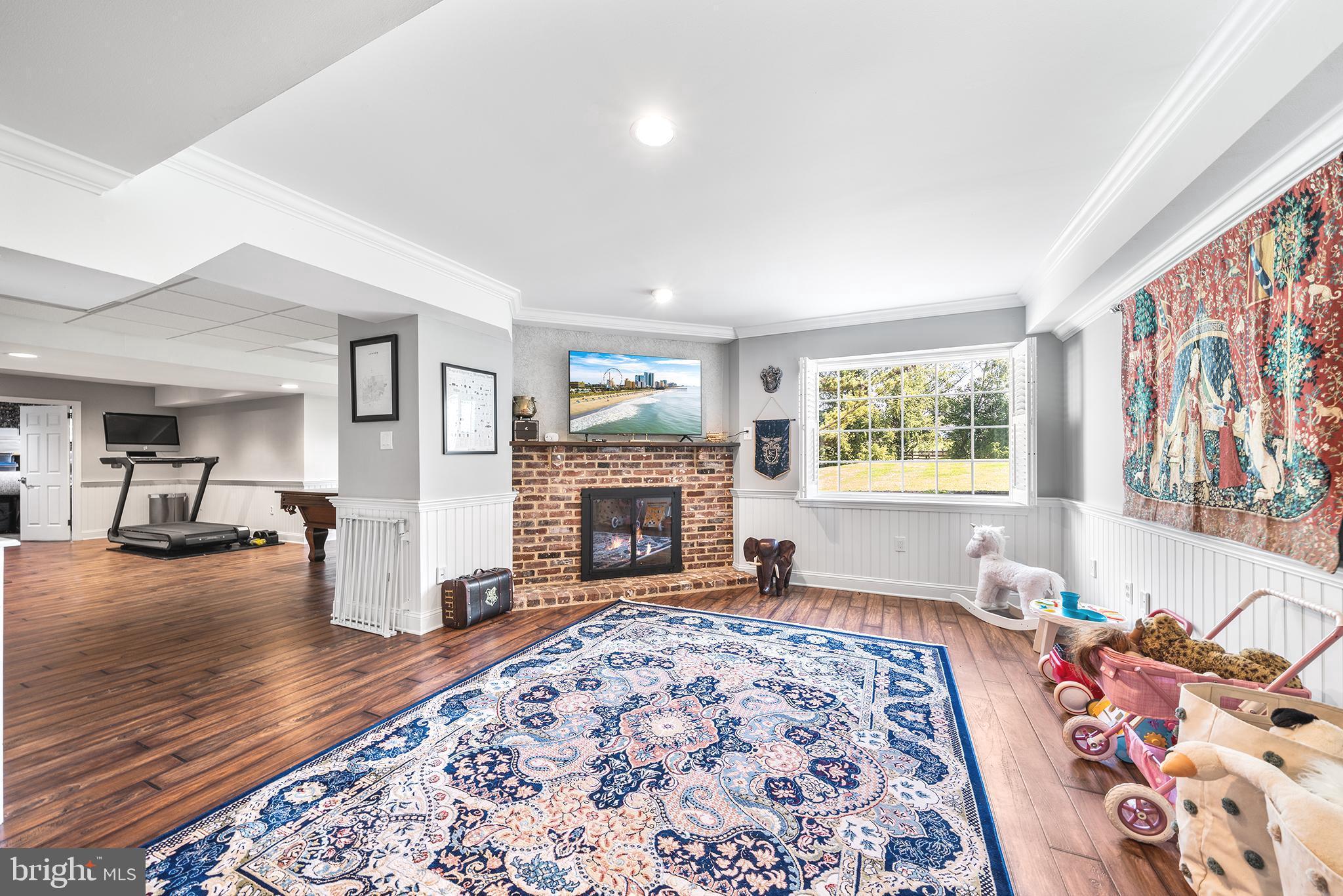SHADOW OAK - Residential