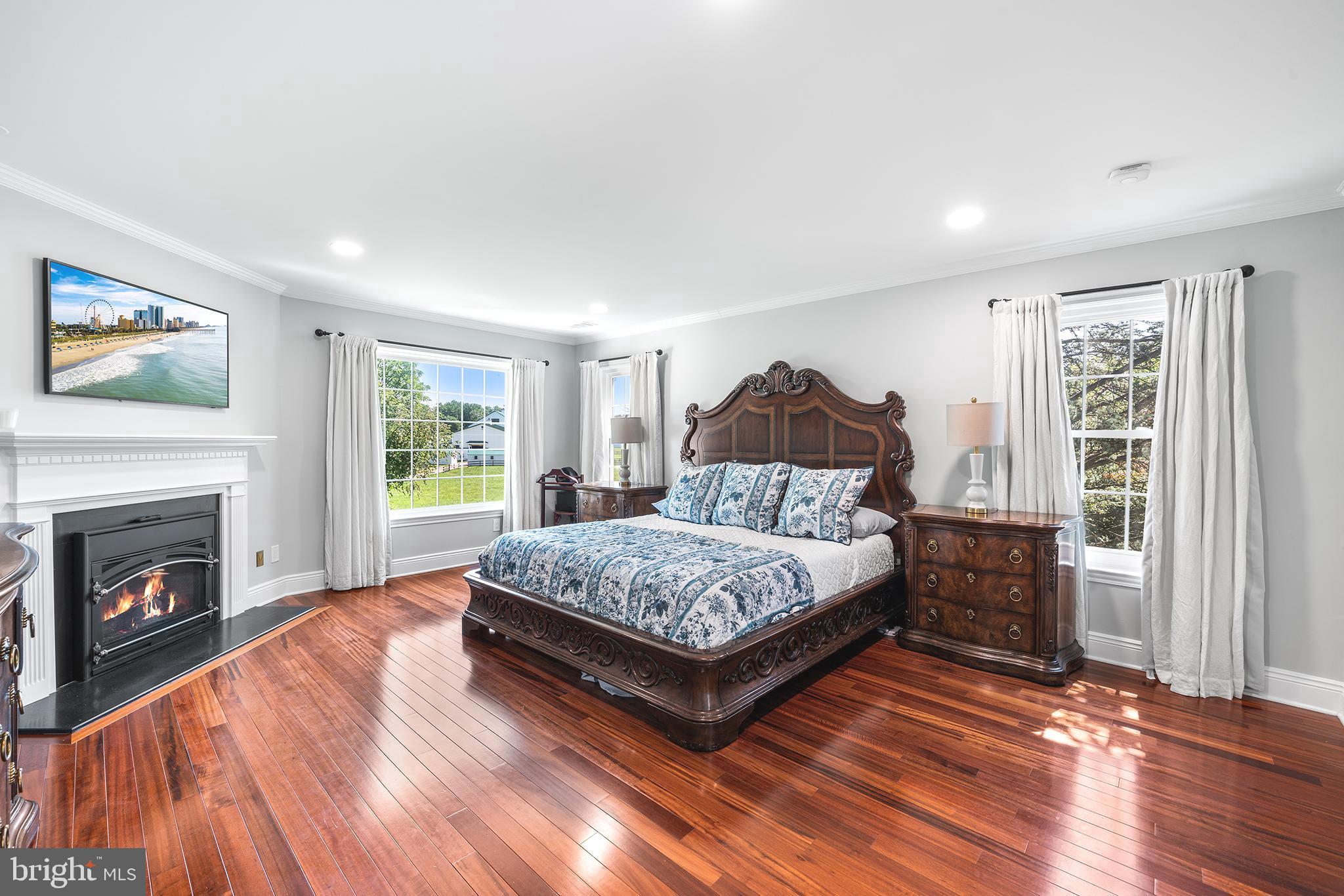 SHADOW OAK - Residential