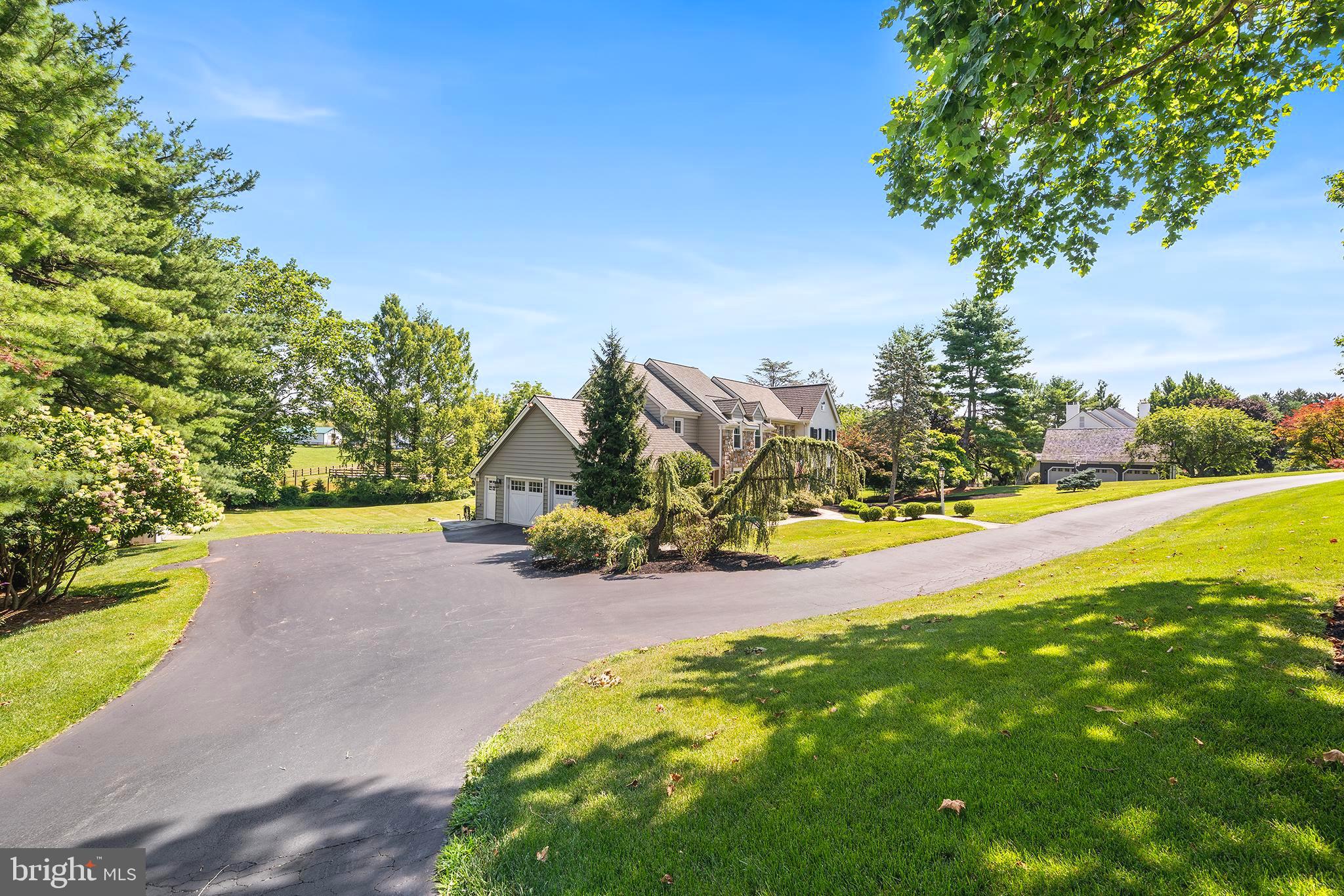 SHADOW OAK - Residential