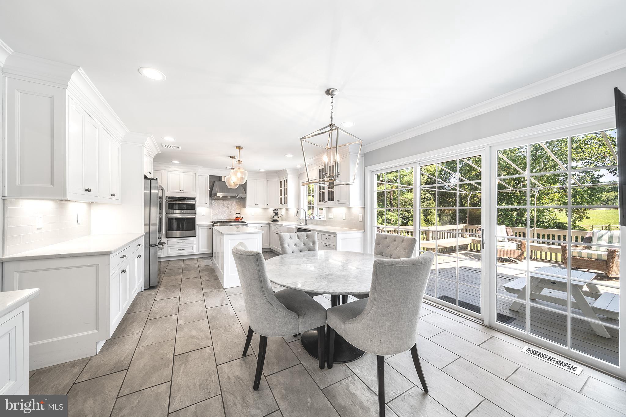 SHADOW OAK - Residential
