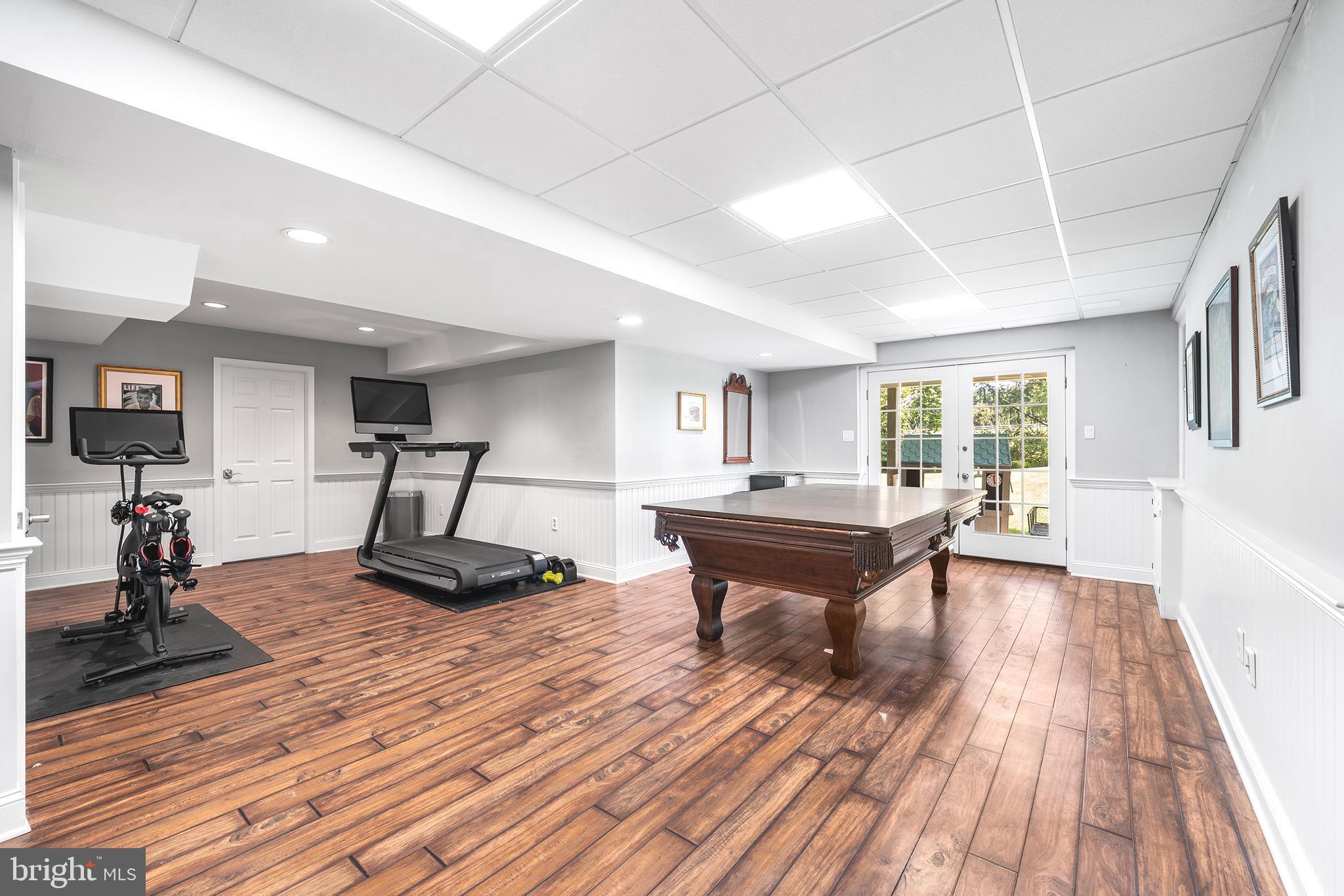 SHADOW OAK - Residential