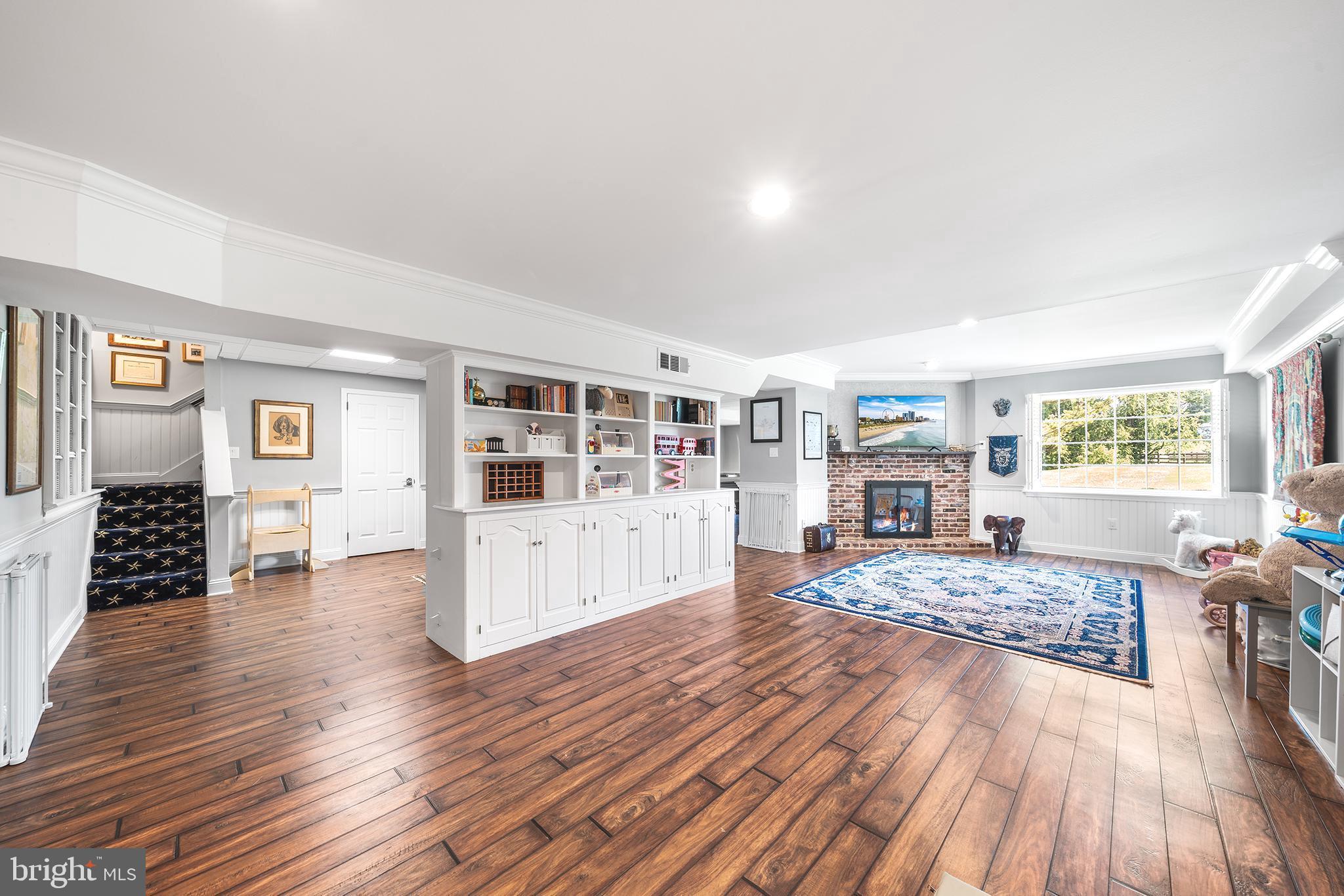 SHADOW OAK - Residential