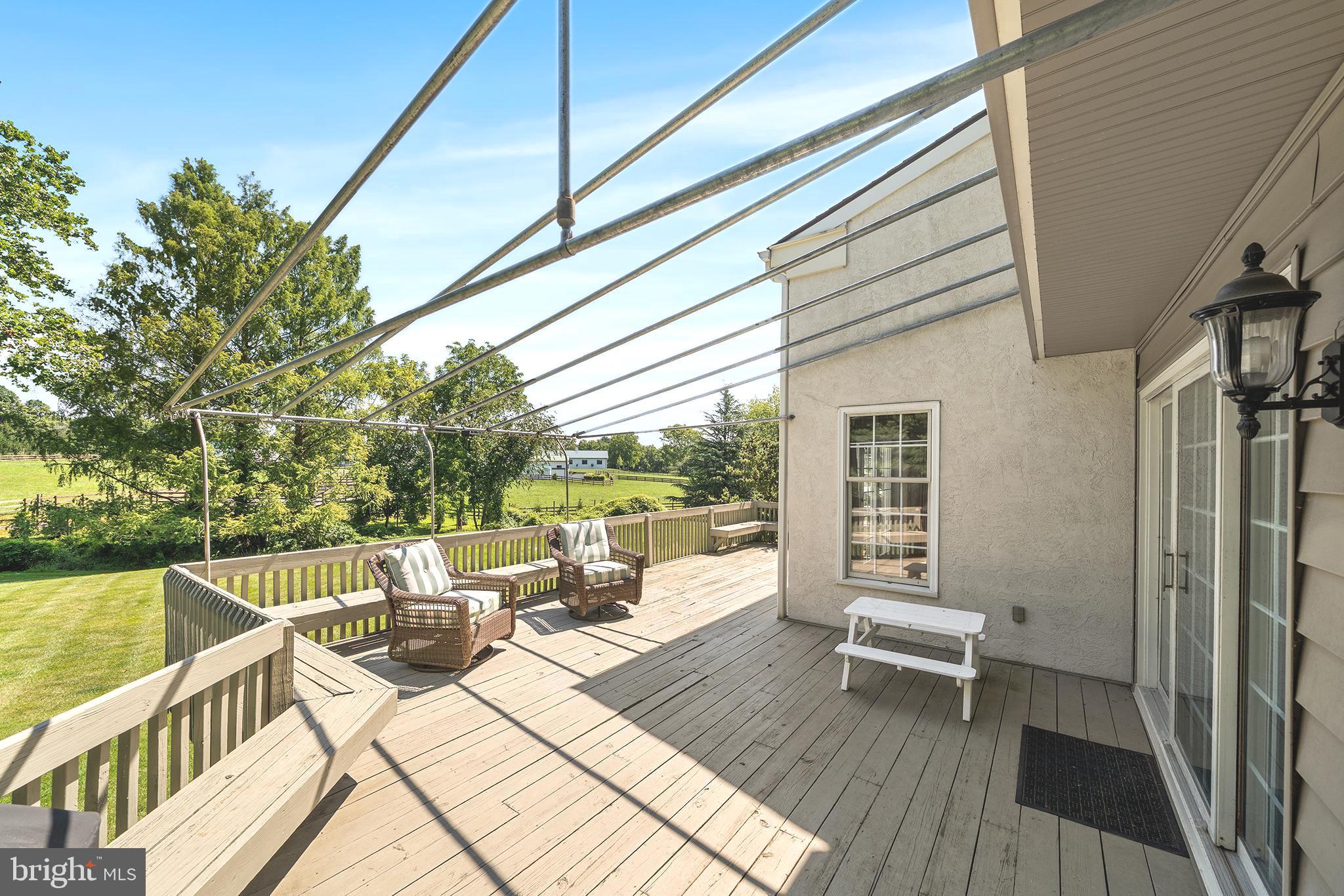 SHADOW OAK - Residential
