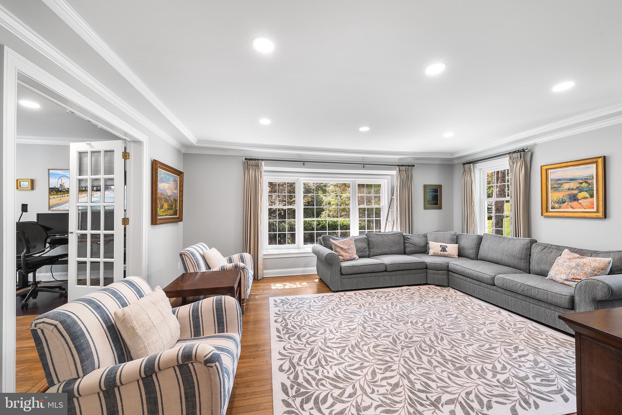 SHADOW OAK - Residential