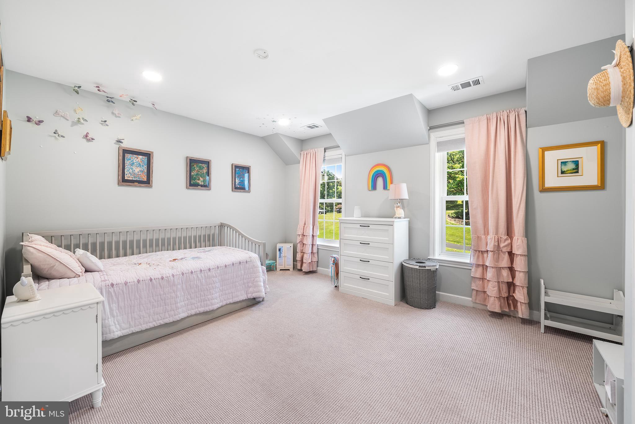 SHADOW OAK - Residential