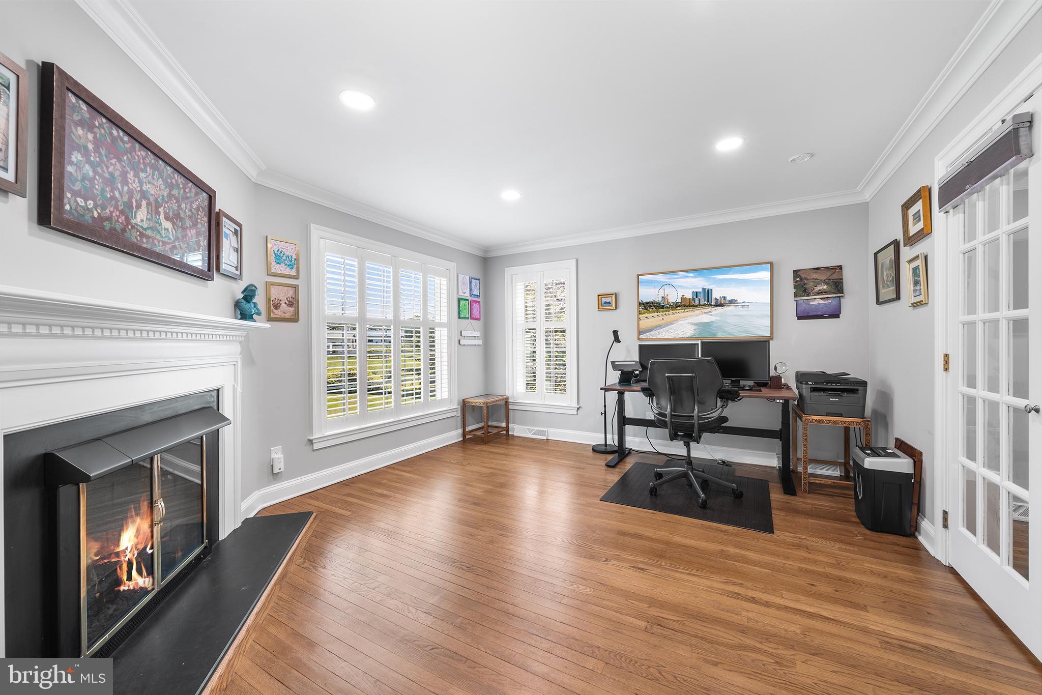 SHADOW OAK - Residential