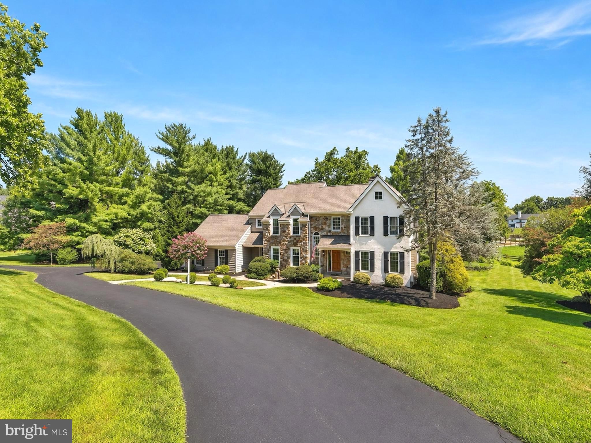 SHADOW OAK - Residential