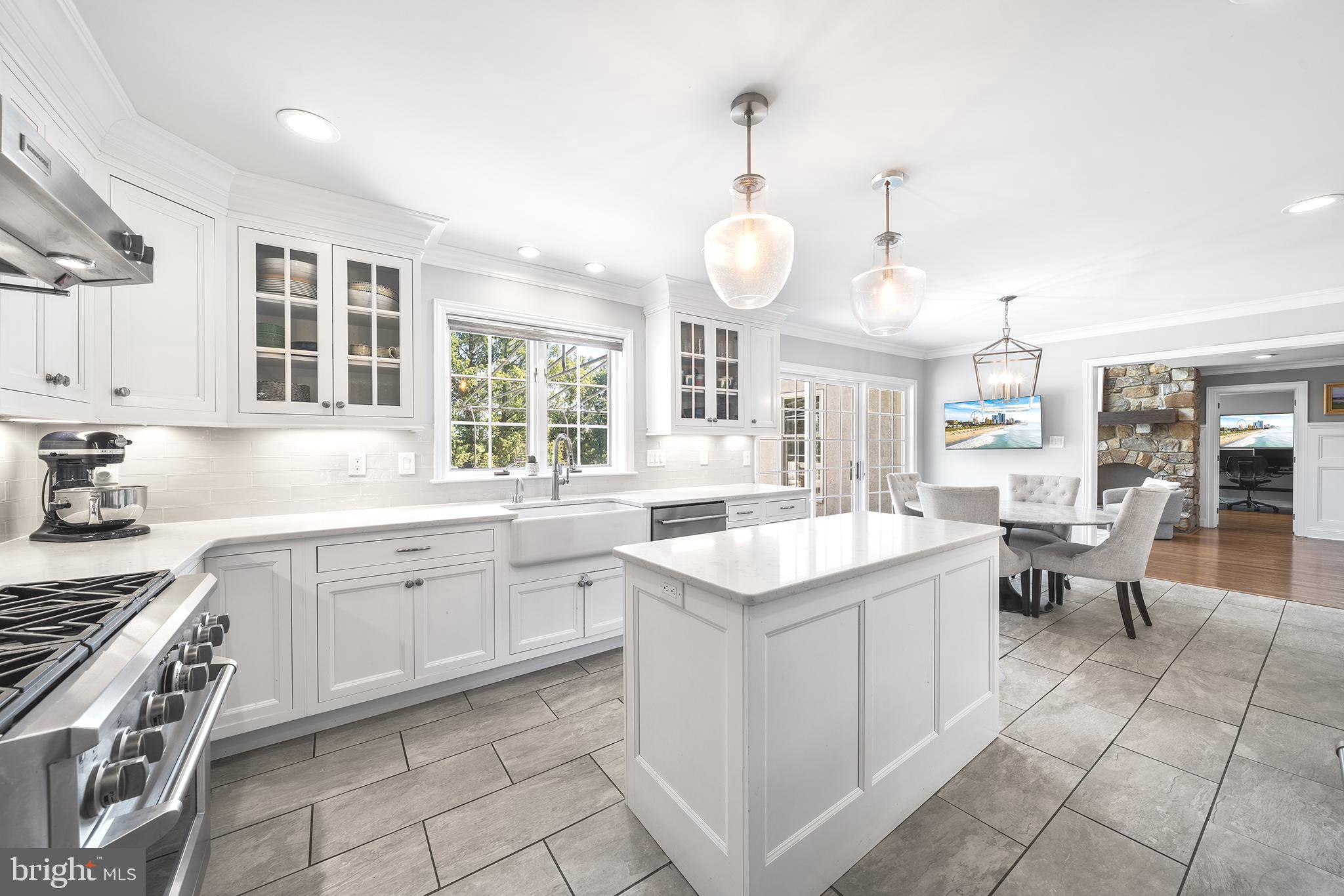 SHADOW OAK - Residential