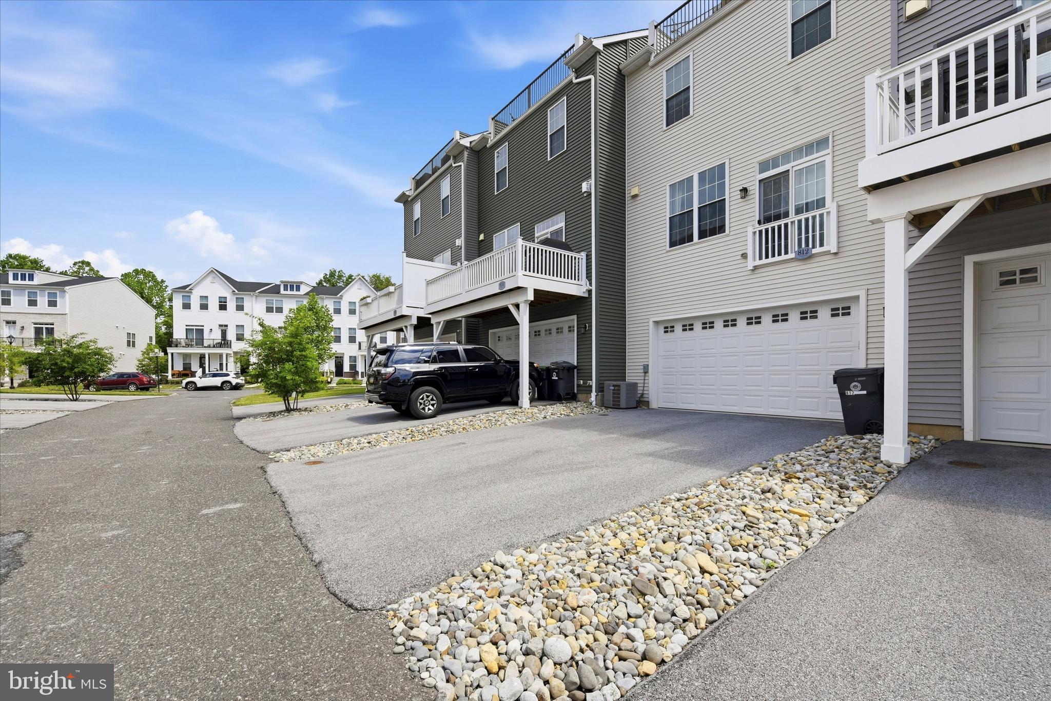 STEELPOINTE - Residential