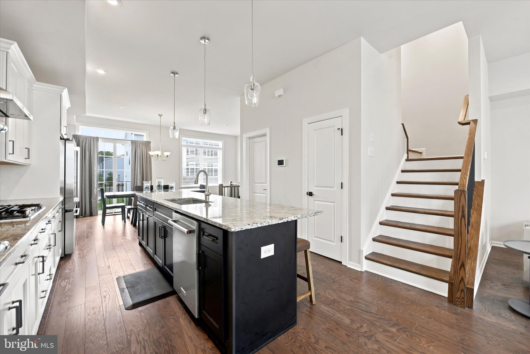 STEELPOINTE - Residential