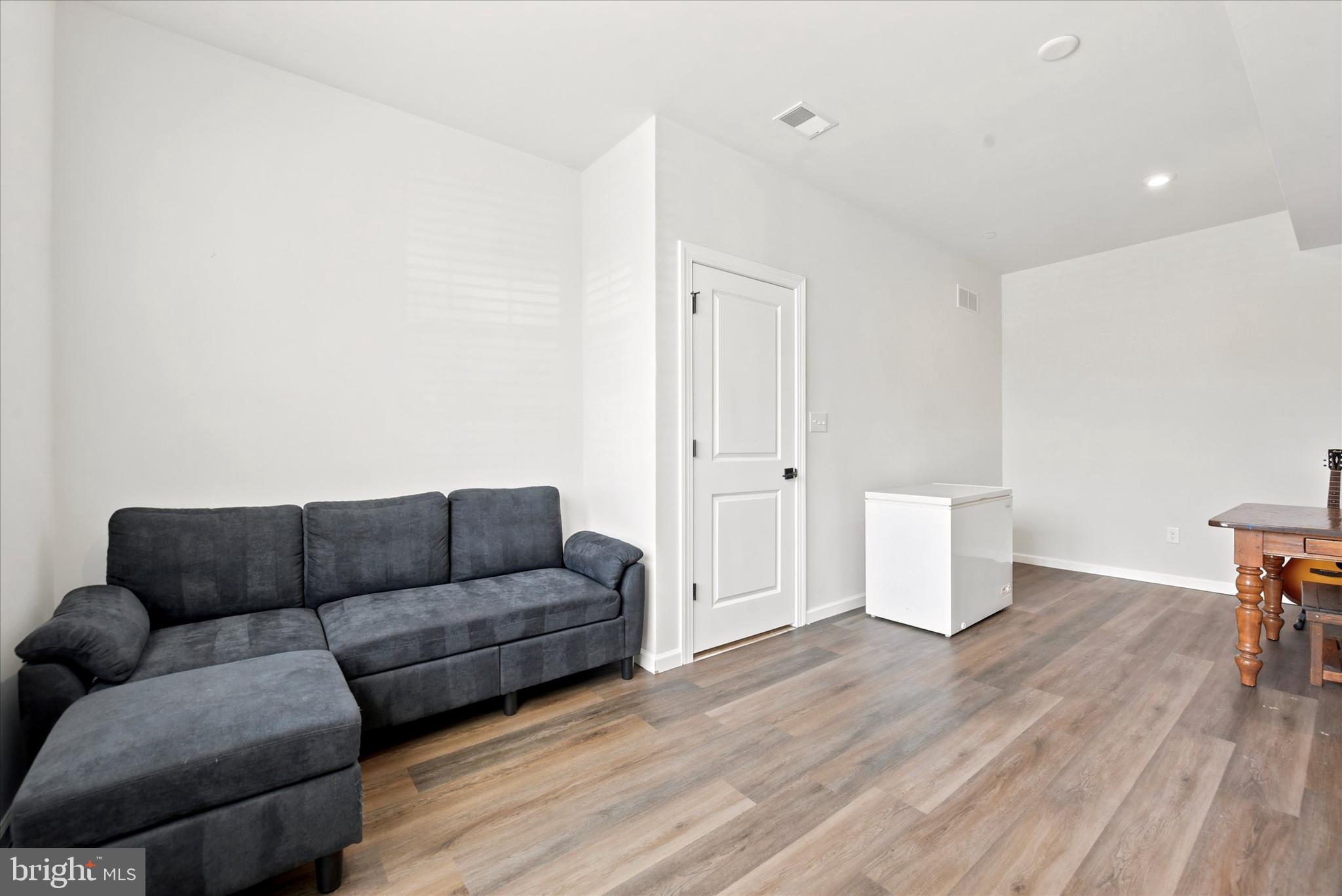 STEELPOINTE - Residential