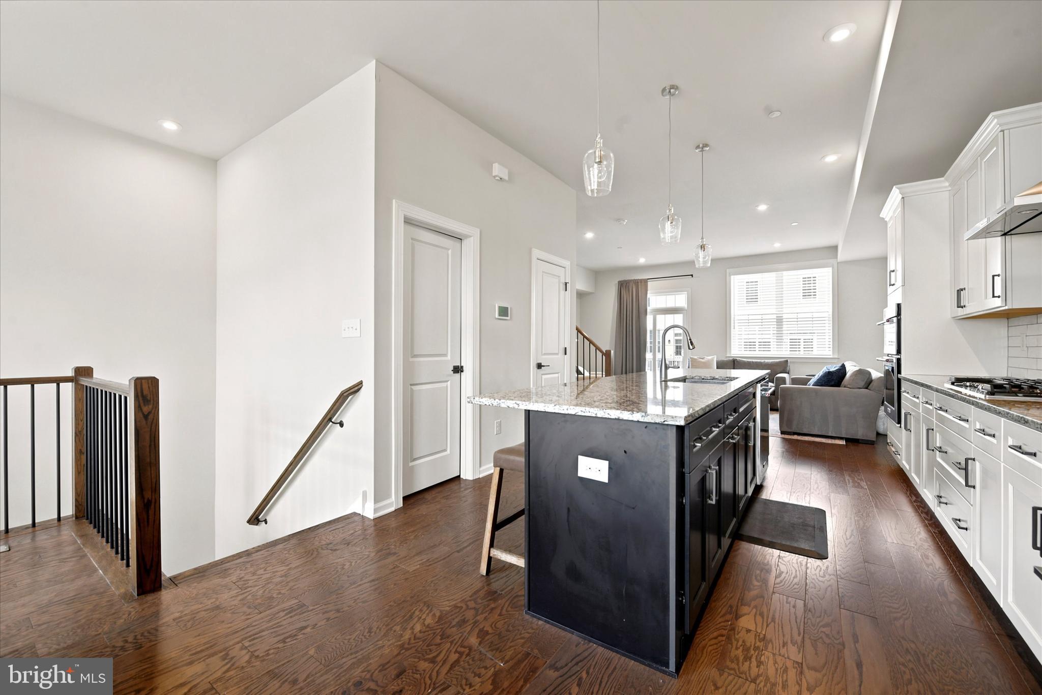 STEELPOINTE - Residential