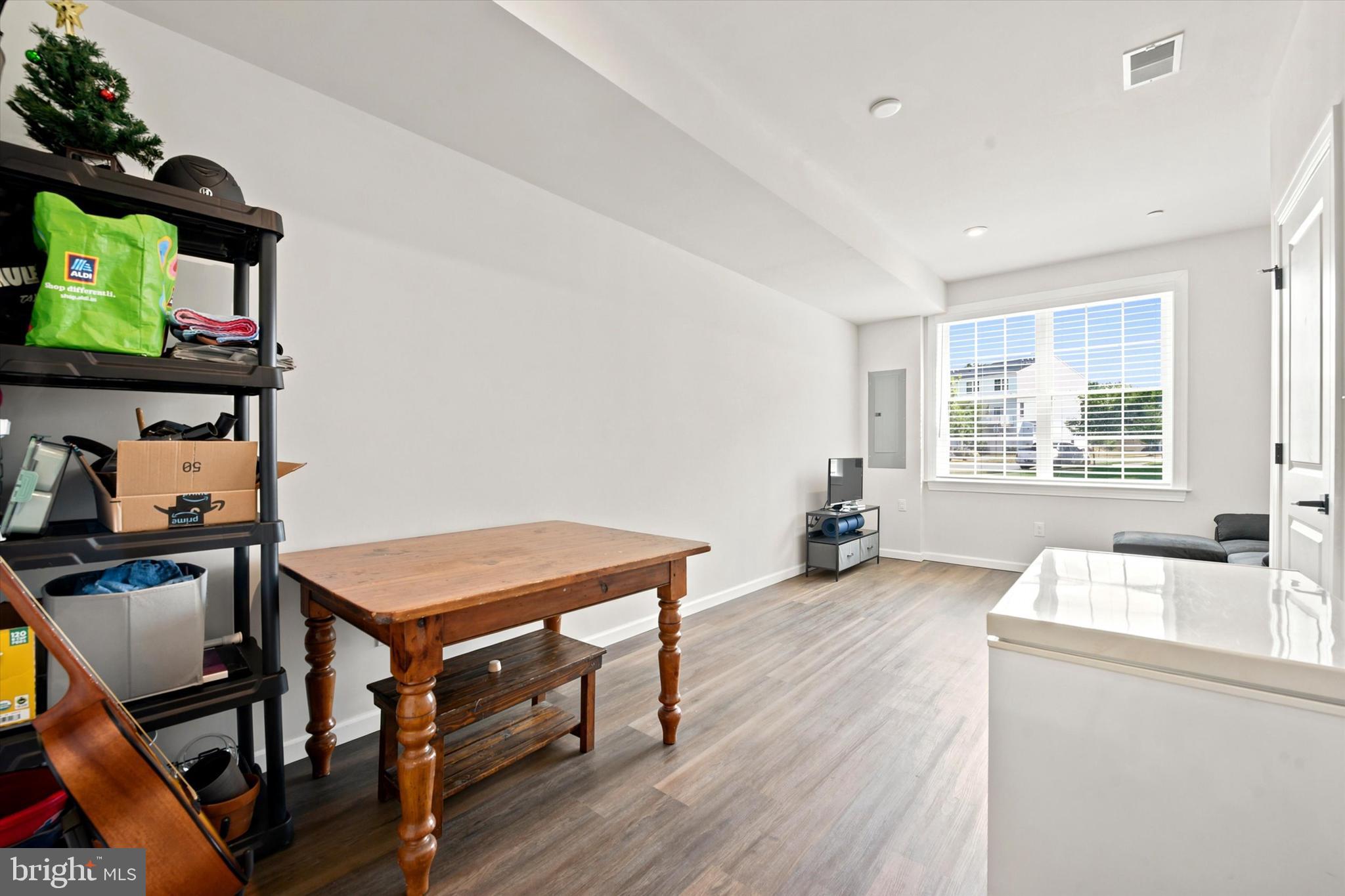 STEELPOINTE - Residential