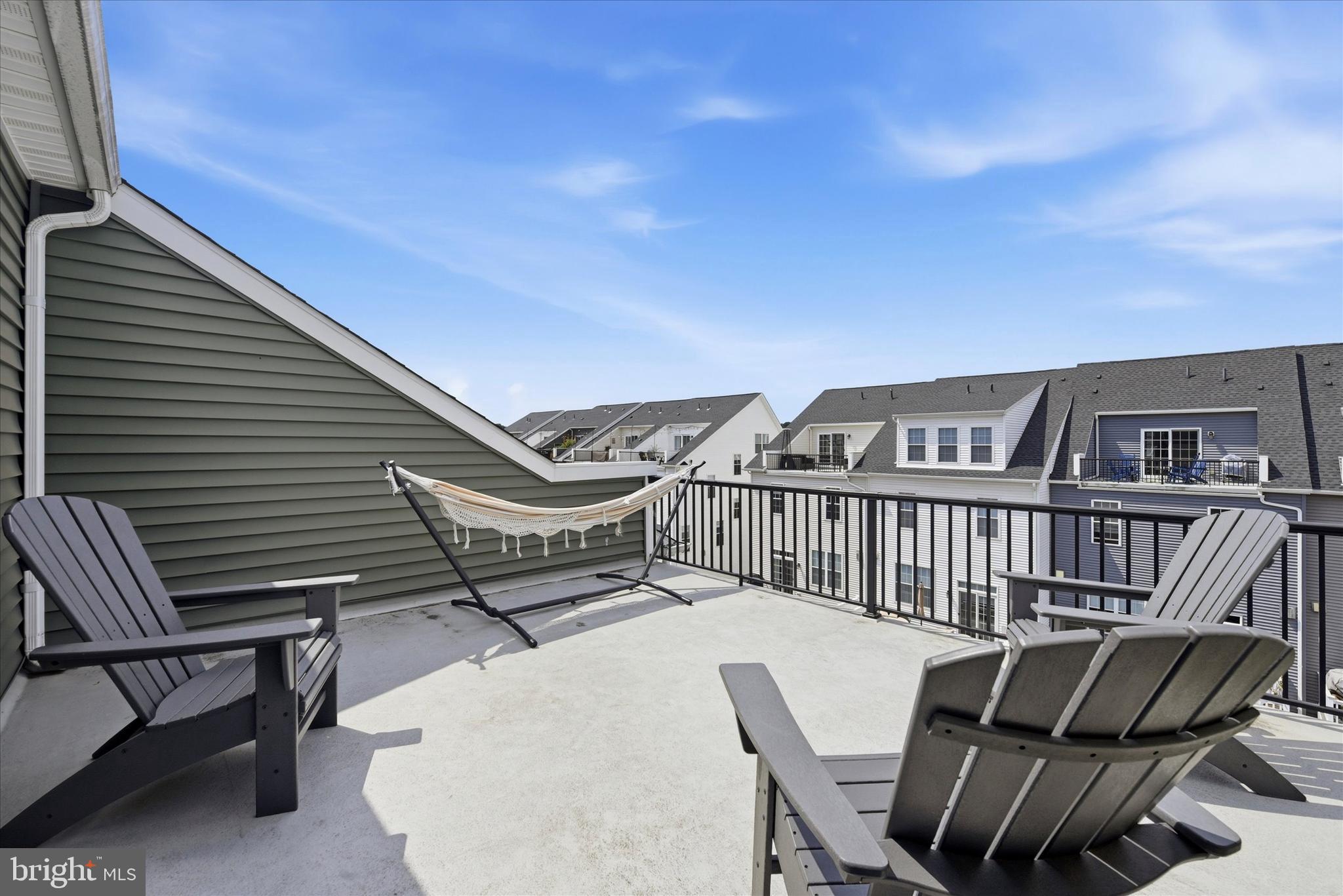 STEELPOINTE - Residential