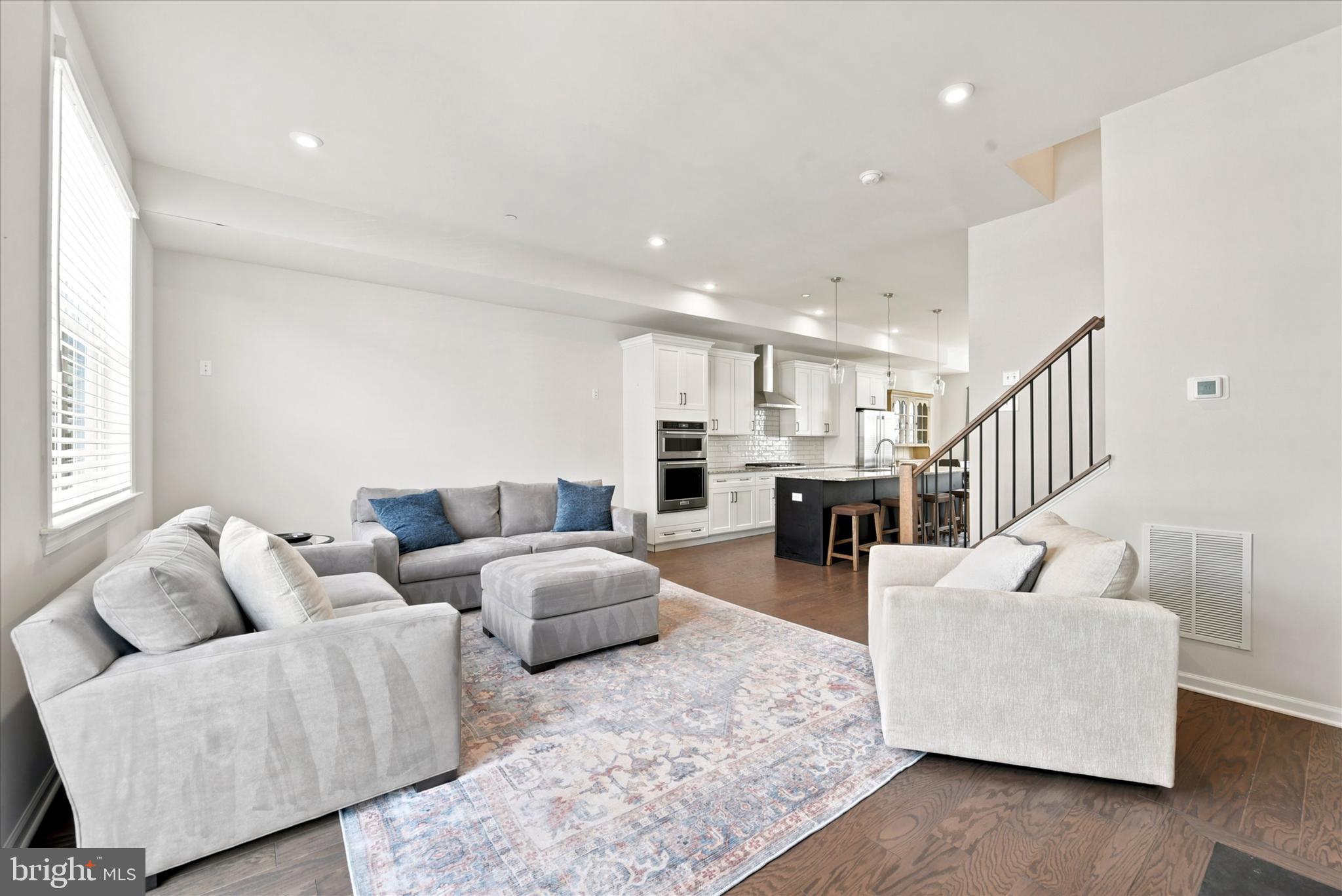 STEELPOINTE - Residential