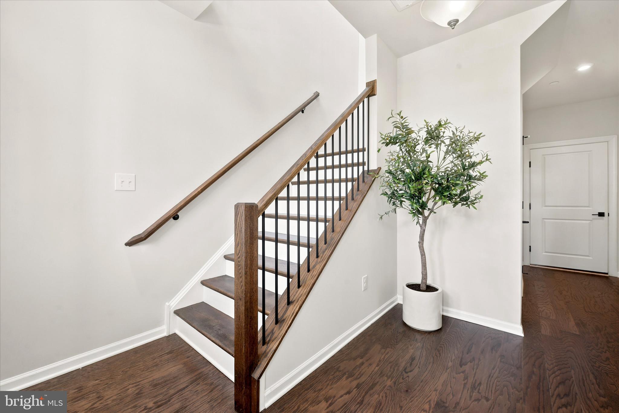 STEELPOINTE - Residential