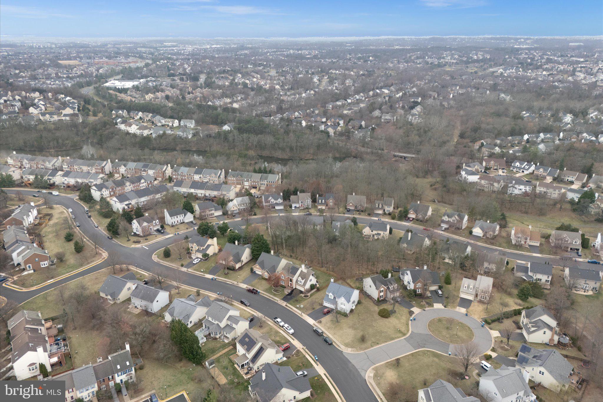ASHBURN VILLAGE - Residential