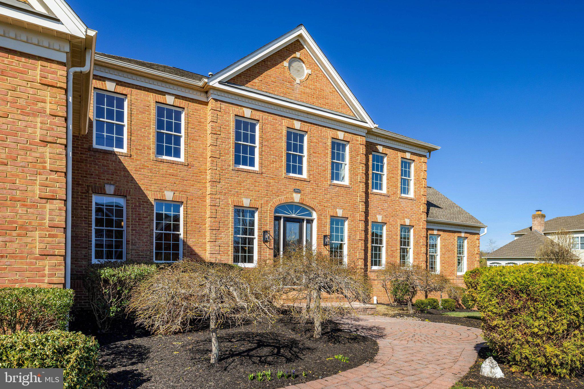 LOUDOUN VALLEY ESTATES - Residential