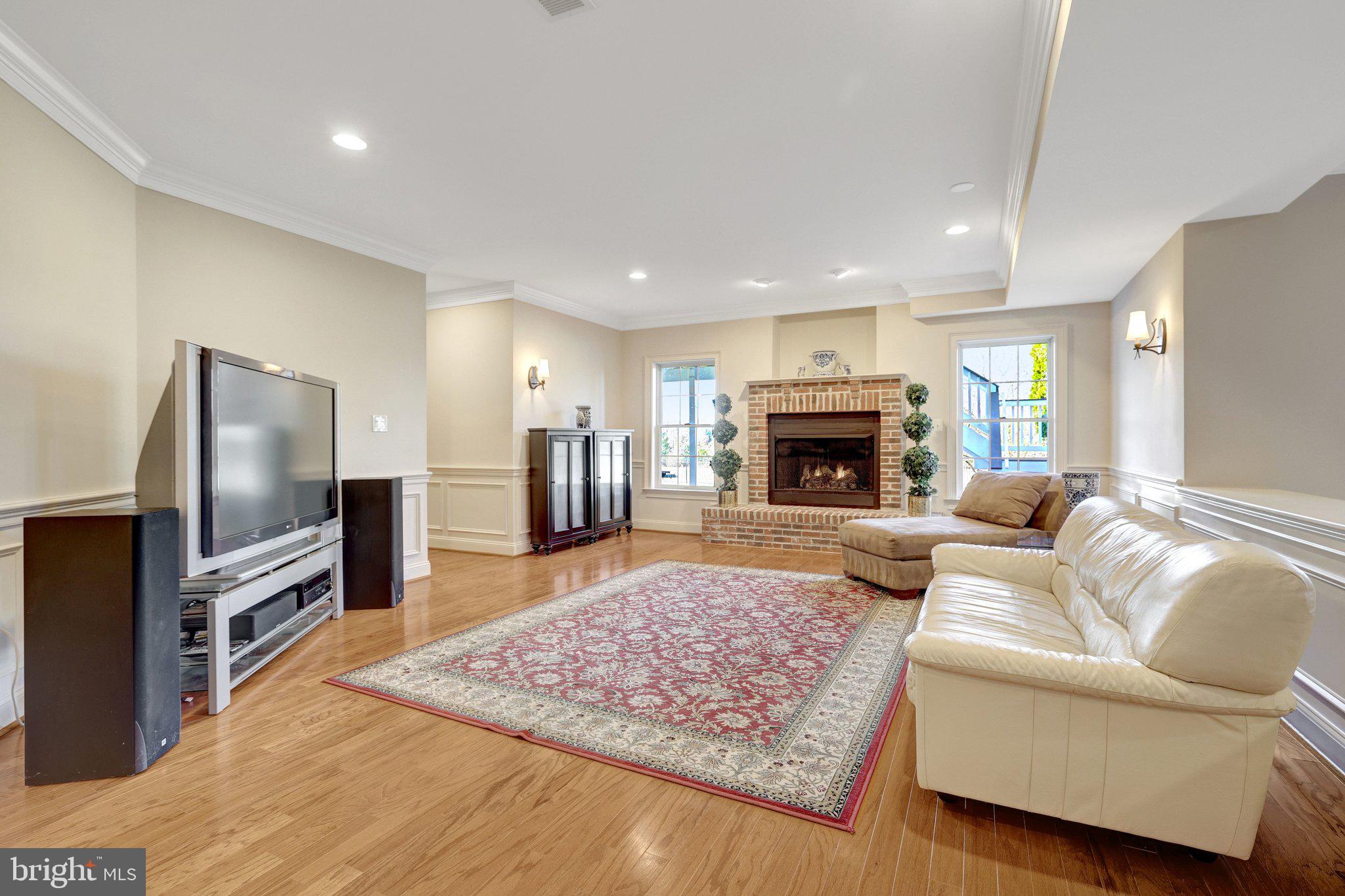 LOUDOUN VALLEY ESTATES - Residential