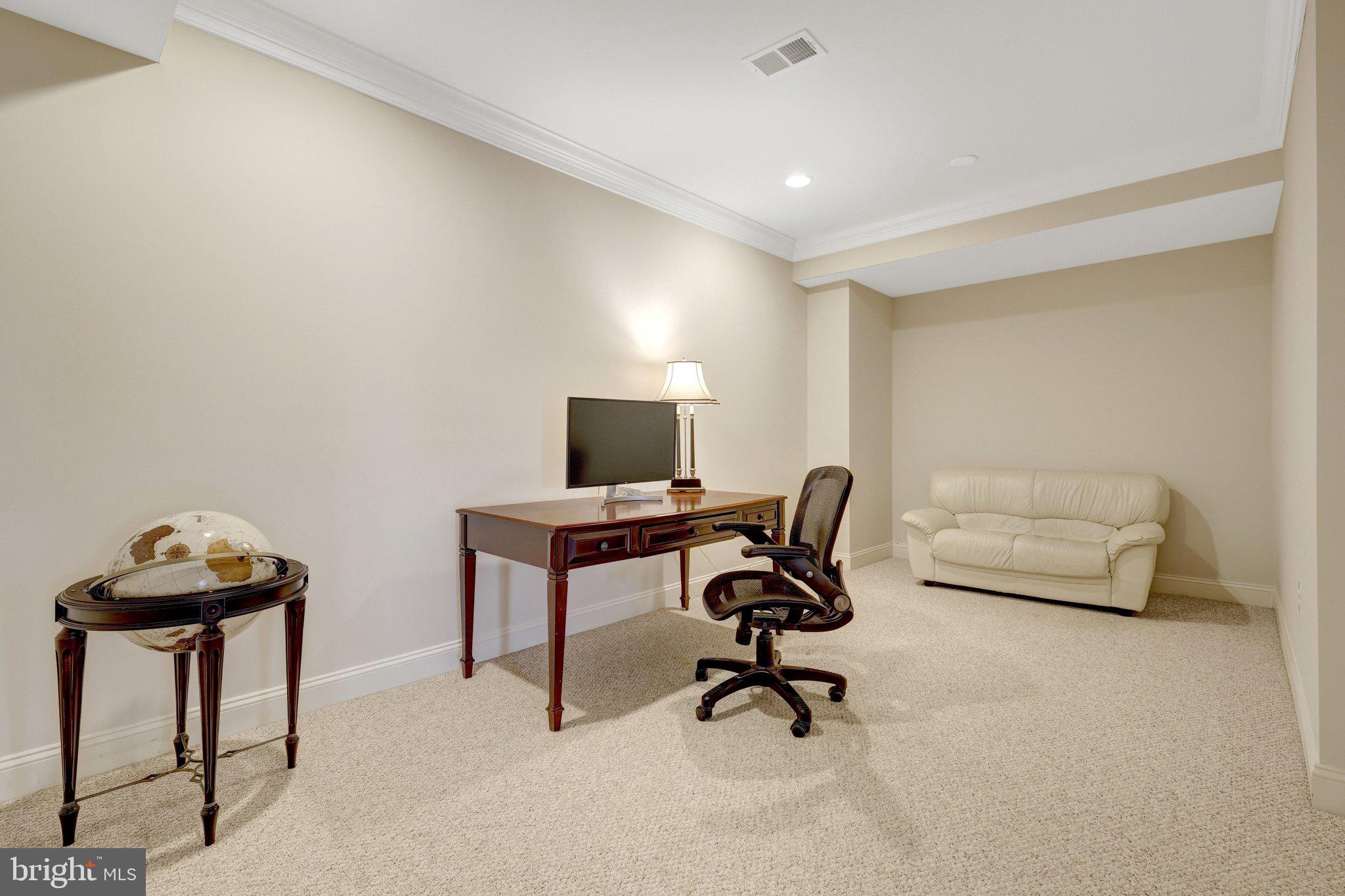LOUDOUN VALLEY ESTATES - Residential