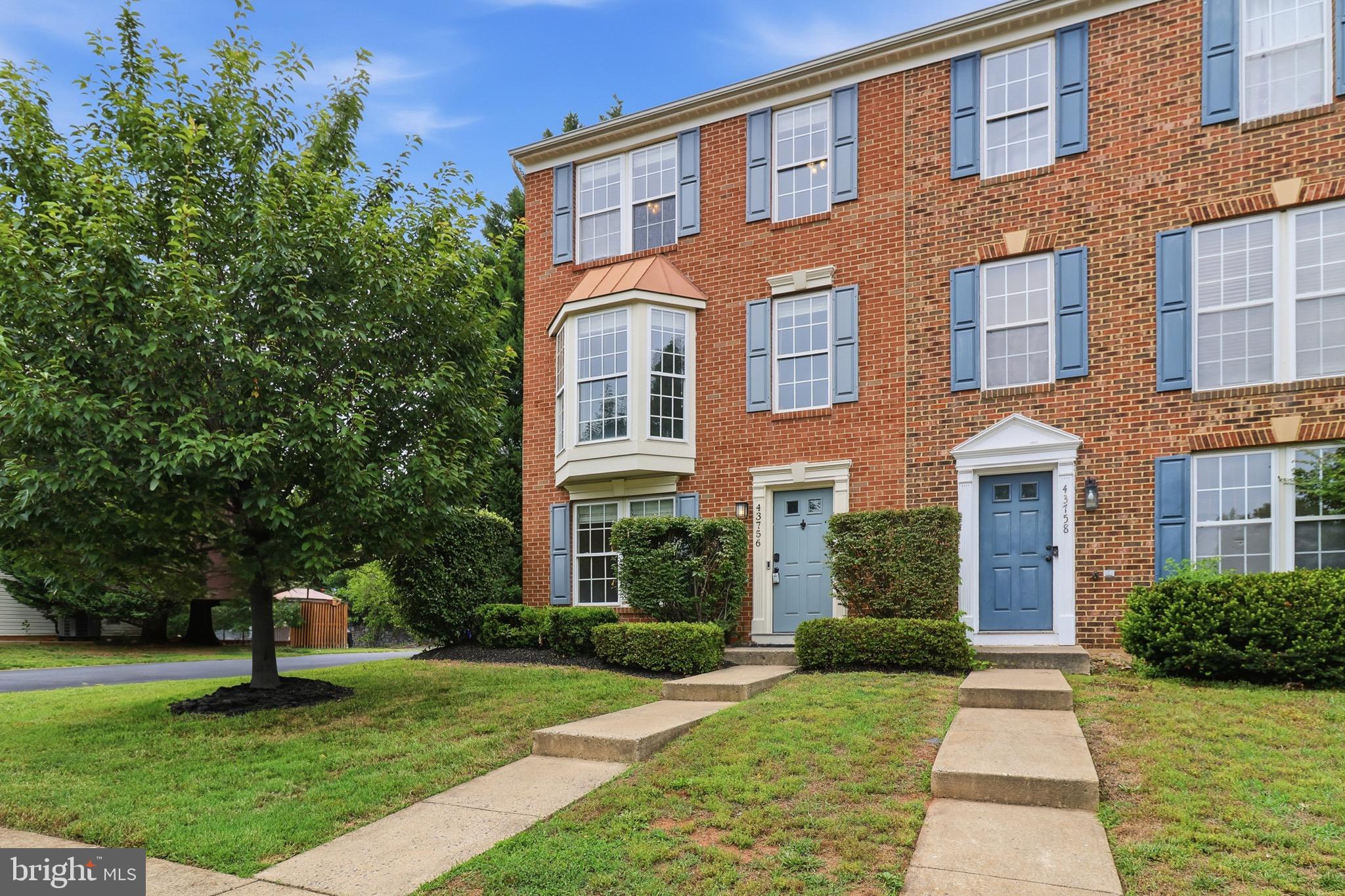 ASHBURN MANOR - Residential