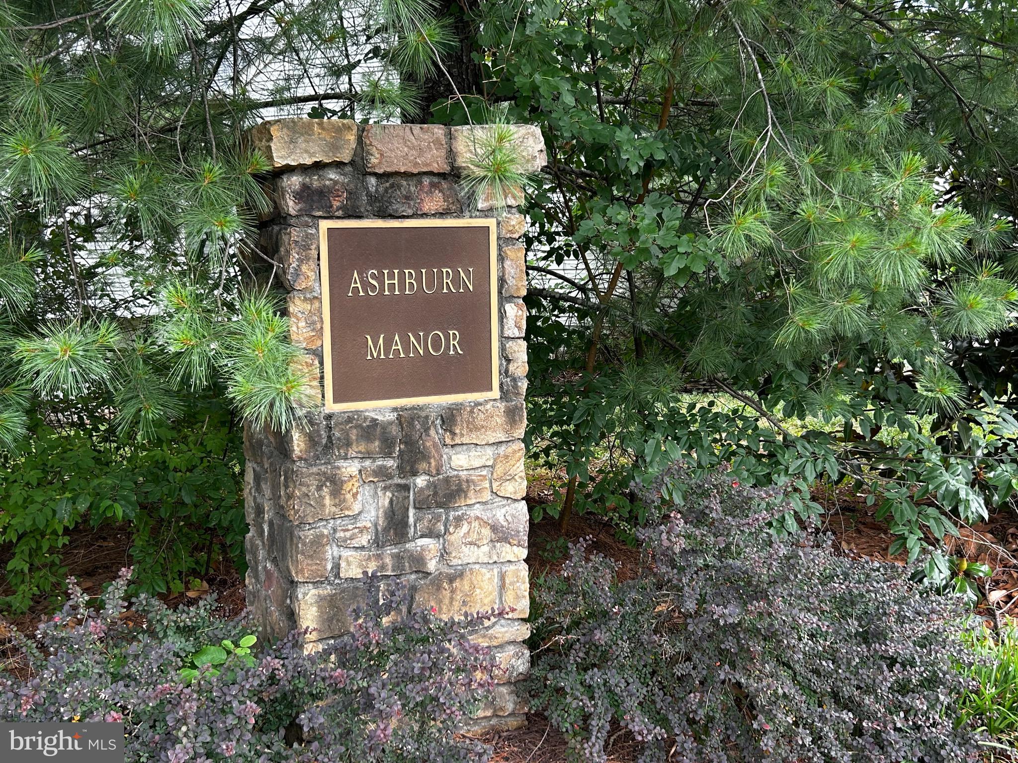 ASHBURN MANOR - Residential
